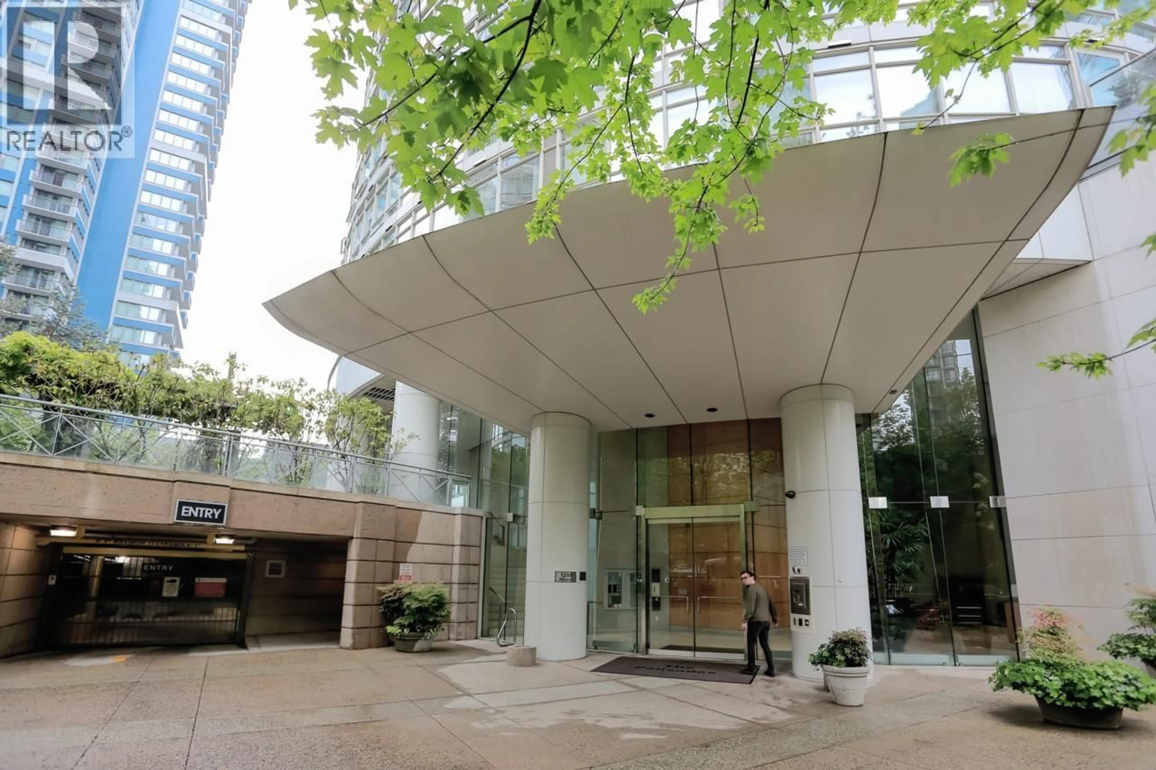 Indoor foyer for 1301 - 1288 ALBERNI STREET, Vancouver British Columbia V6E4N5
