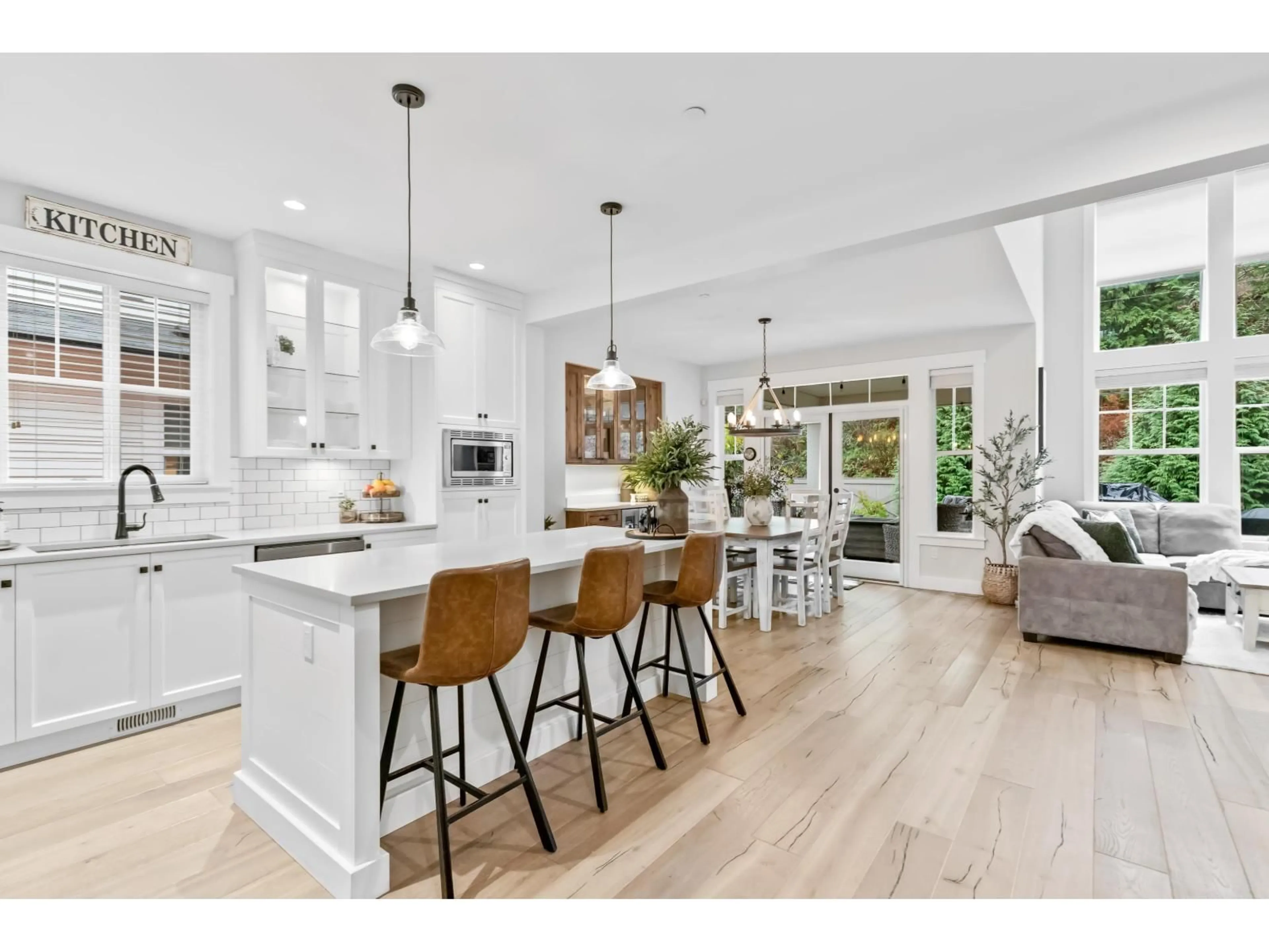 Open concept kitchen, unknown for 43360 CREEKSIDE CIRCLE, Cultus Lake British Columbia V2R0Z4