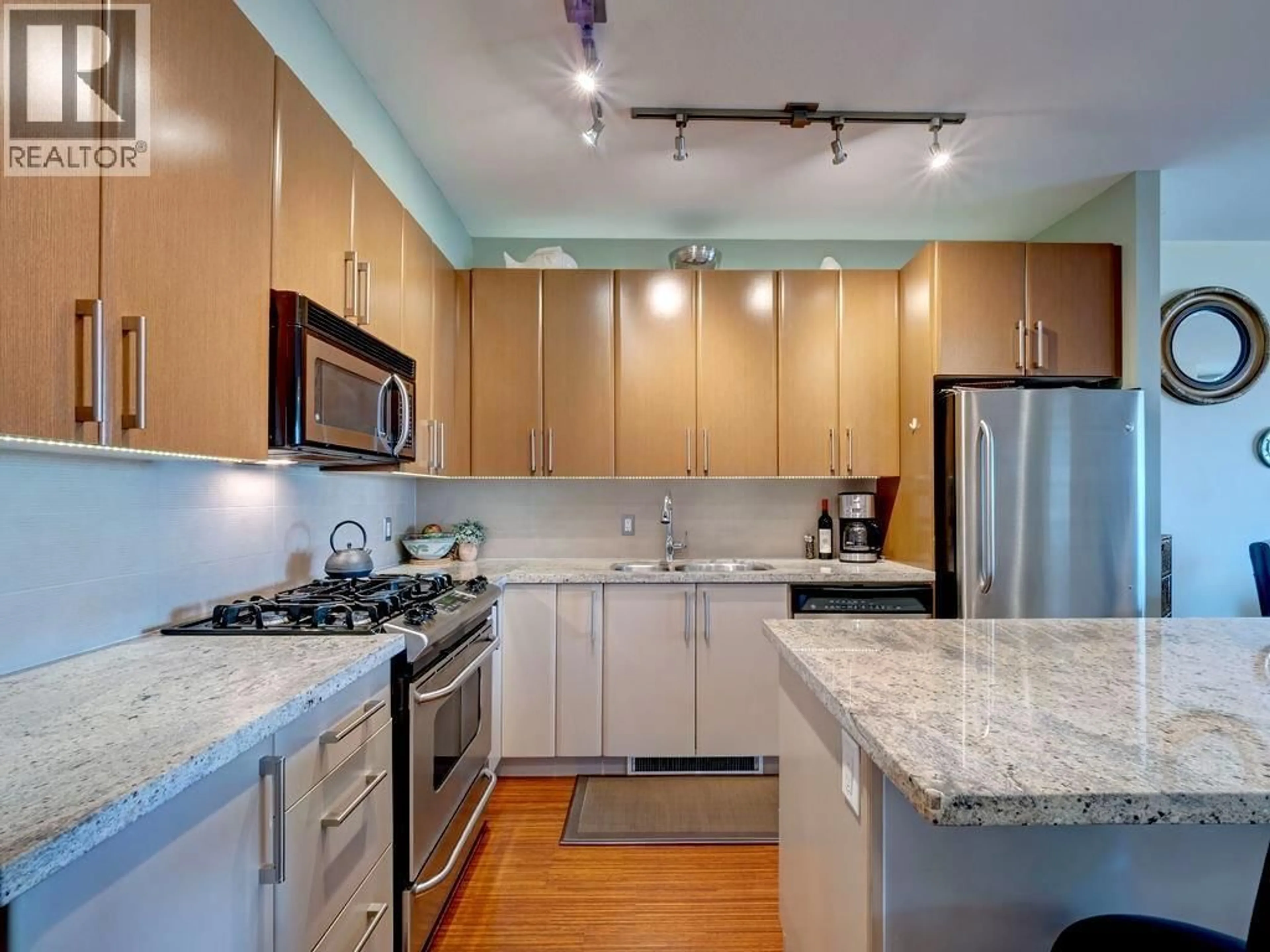 Contemporary kitchen, unknown for 105 - 5160 DAVIS BAY ROAD, Sechelt British Columbia V7Z0H3