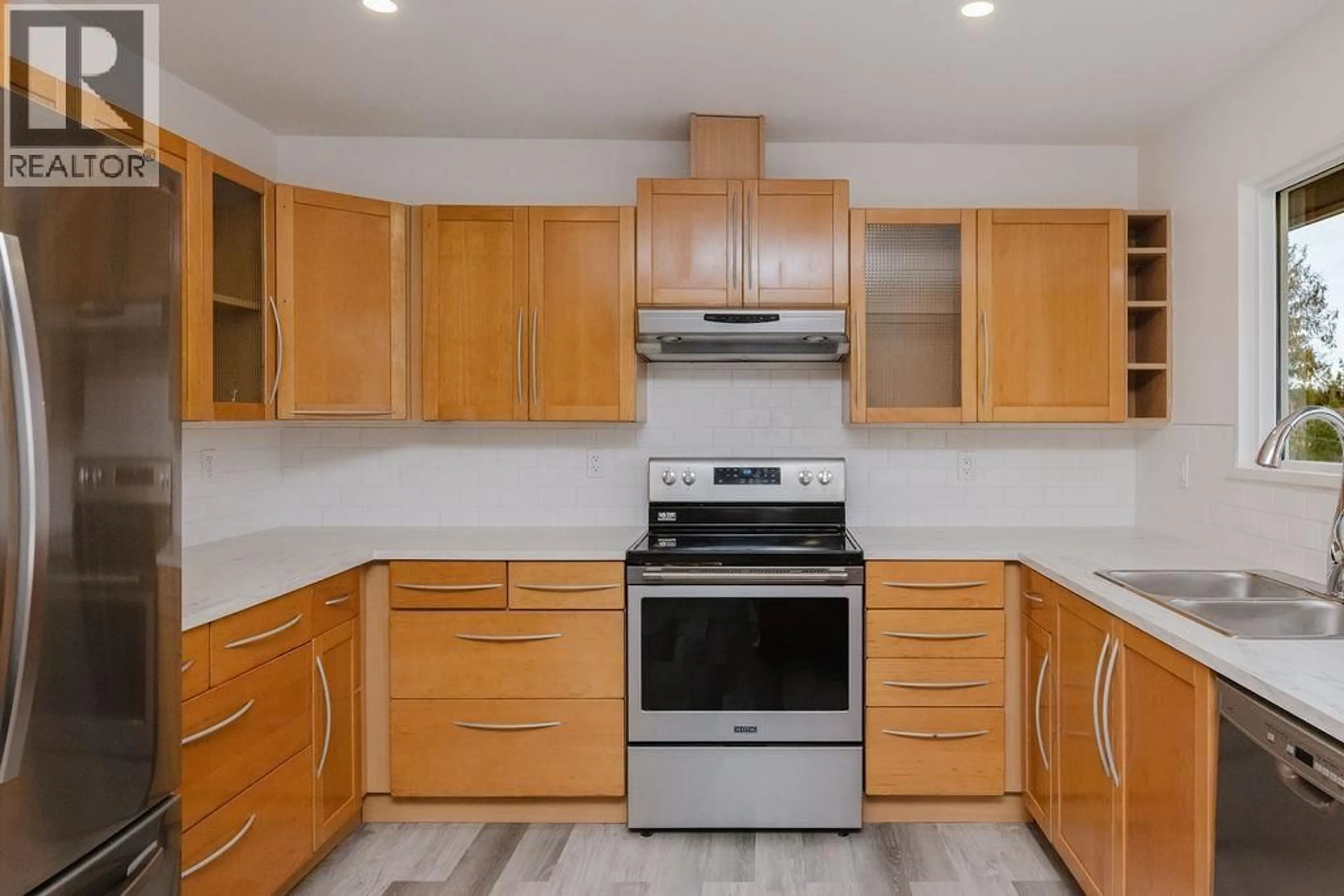 Standard kitchen, unknown for 4357 CAMEO ROAD, Sechelt British Columbia V7Z0B1