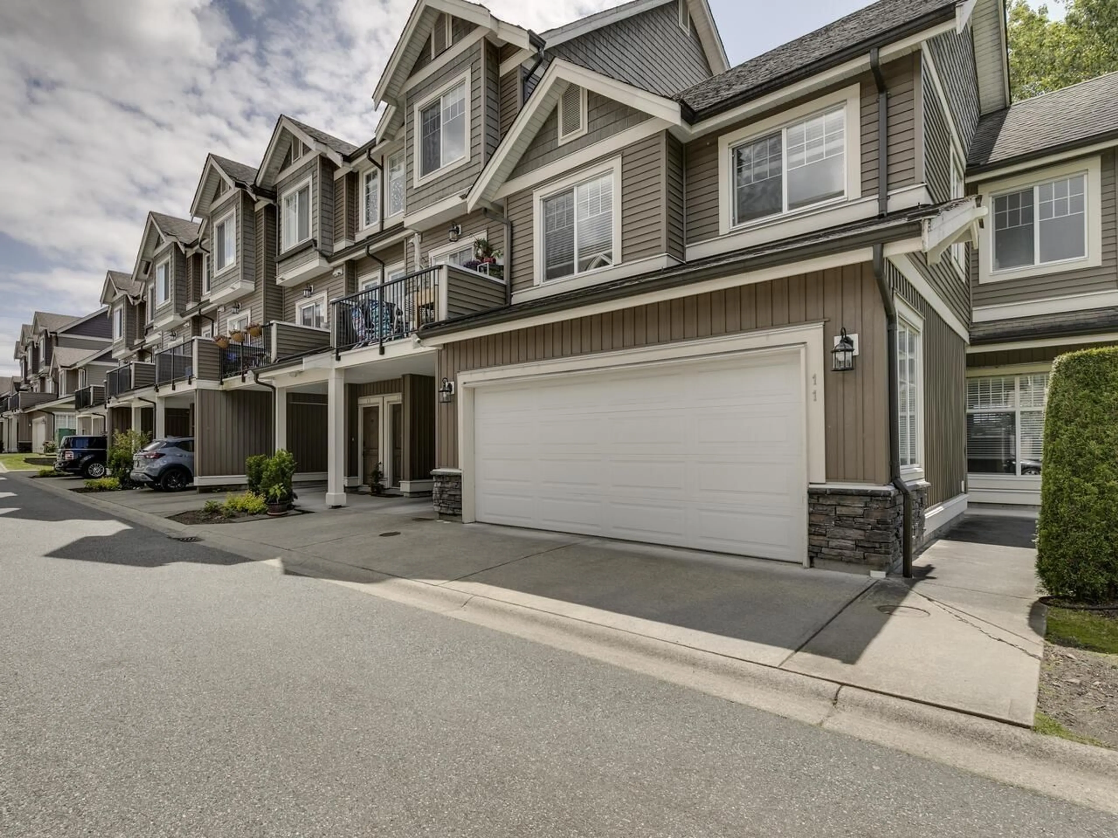 Unknown for 11 - 32792 LIGHTBODY, Mission British Columbia V4S1A1