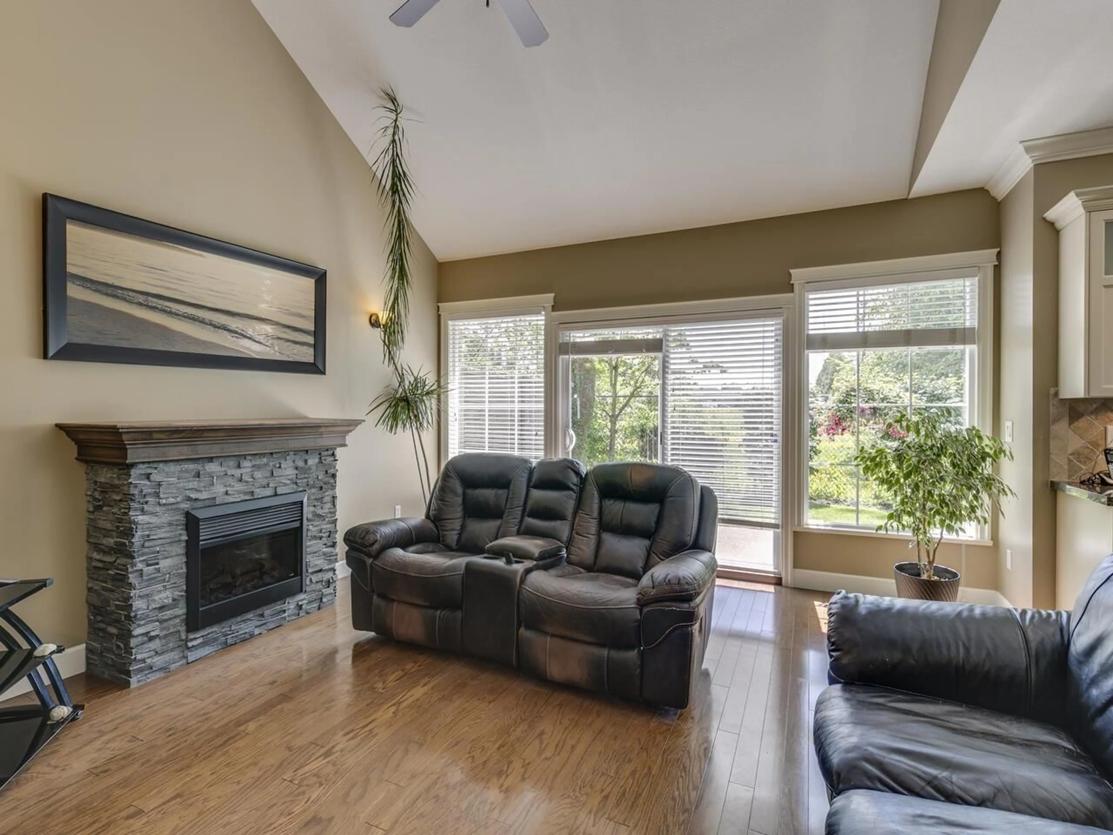 Living room with furniture, unknown for 11 - 32792 LIGHTBODY, Mission British Columbia V4S1A1