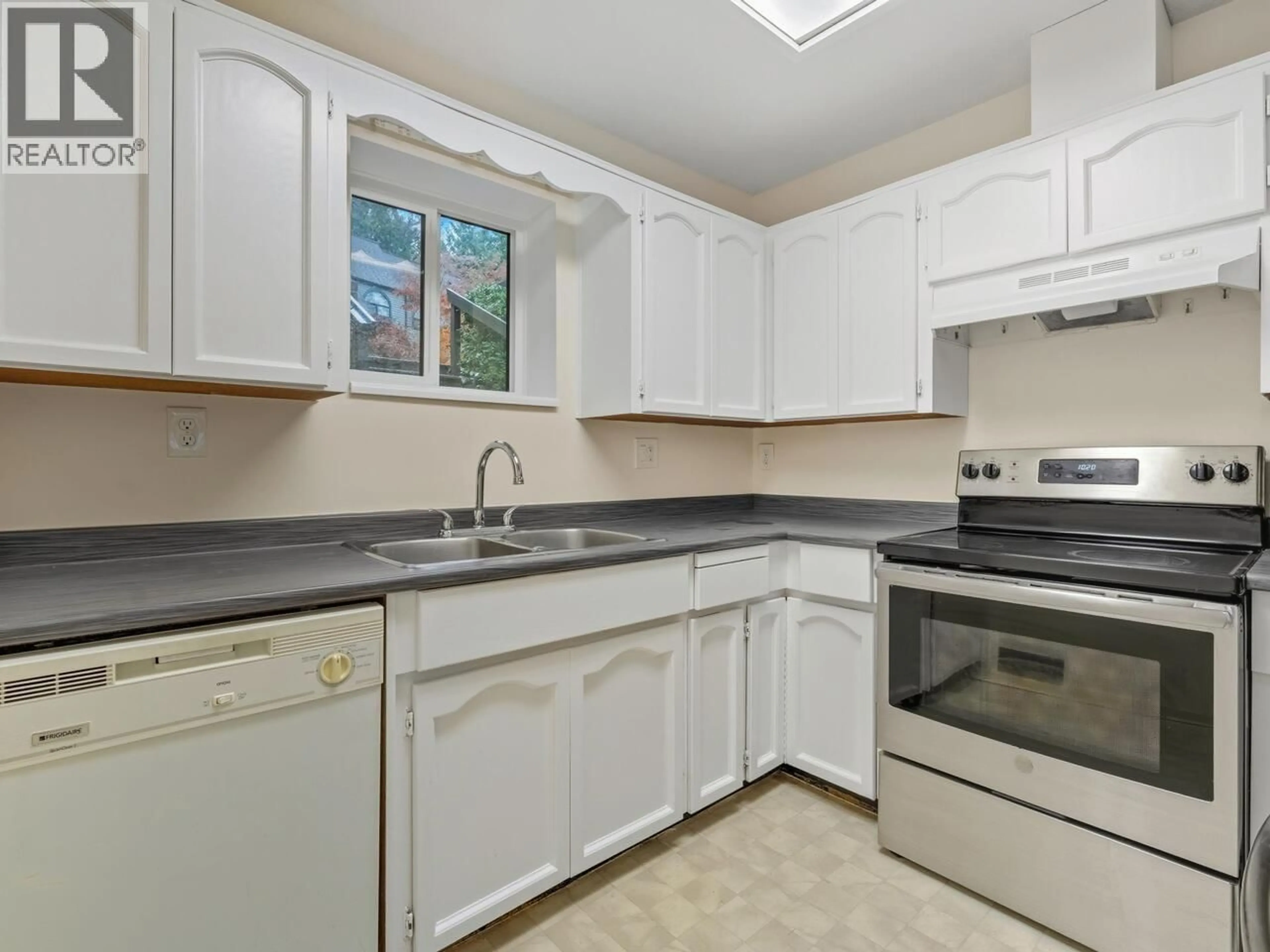 Standard kitchen, ceramic/tile floor for 8574 FLOWERING PLACE, Burnaby British Columbia V5A4B4