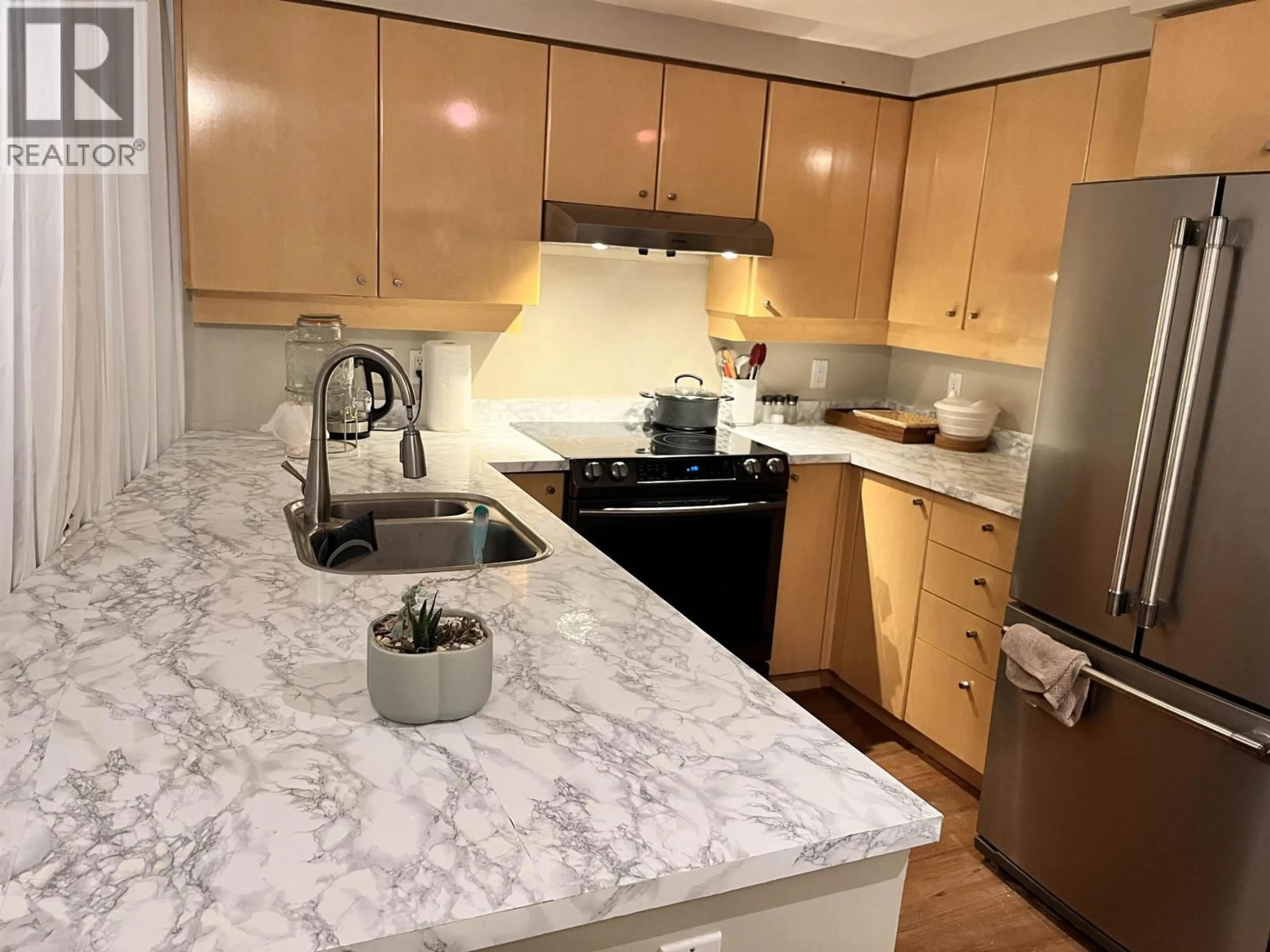 Standard kitchen, unknown for 1007 - 1008 CAMBIE STREET, Vancouver British Columbia V6B6J7