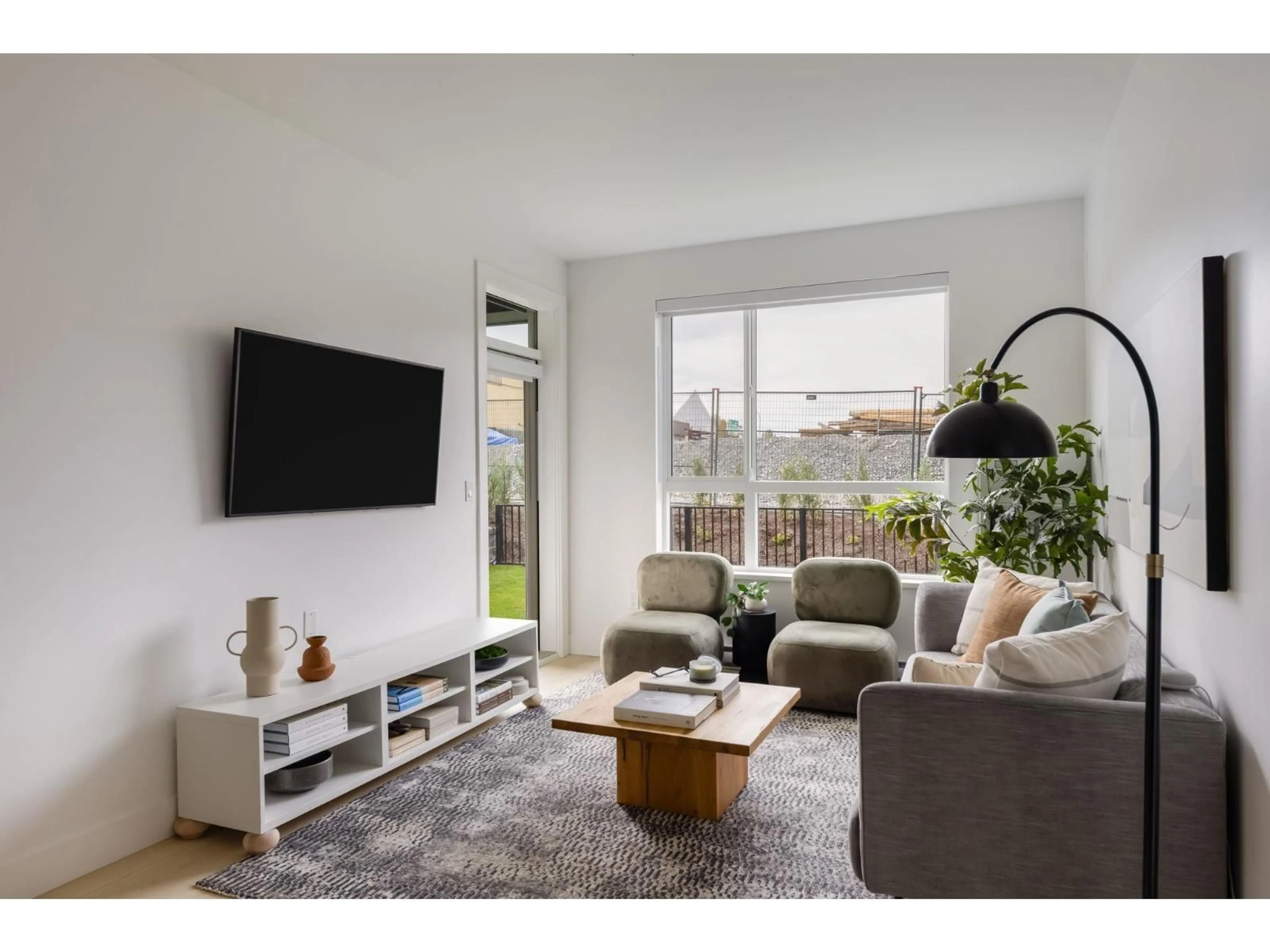 Living room with furniture, unknown for 206 - 30494 CARDINAL, Abbotsford British Columbia V2T0A5