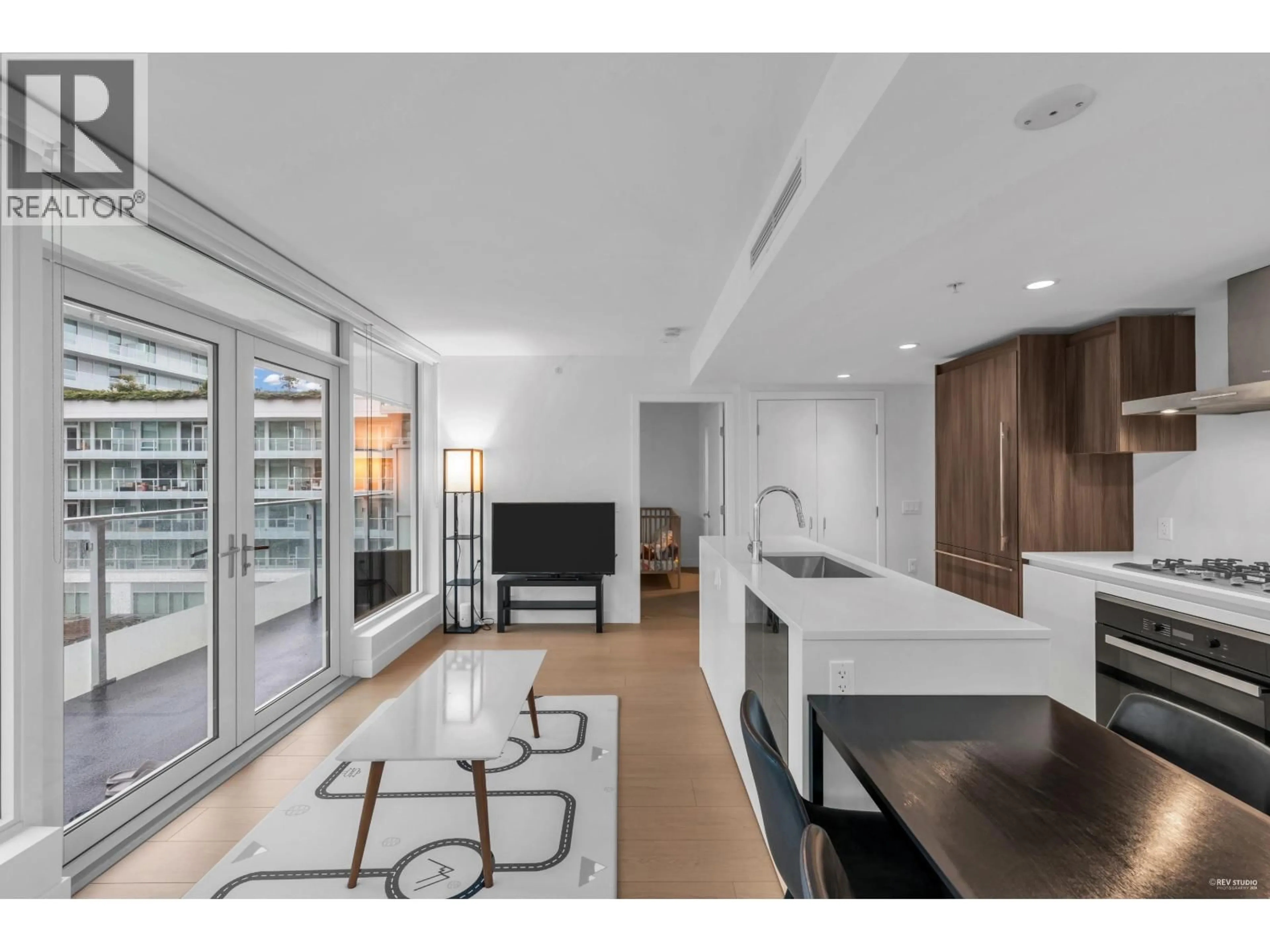 Open concept kitchen, unknown for 740 - 8133 COOK ROAD, Richmond British Columbia V6Y0L7