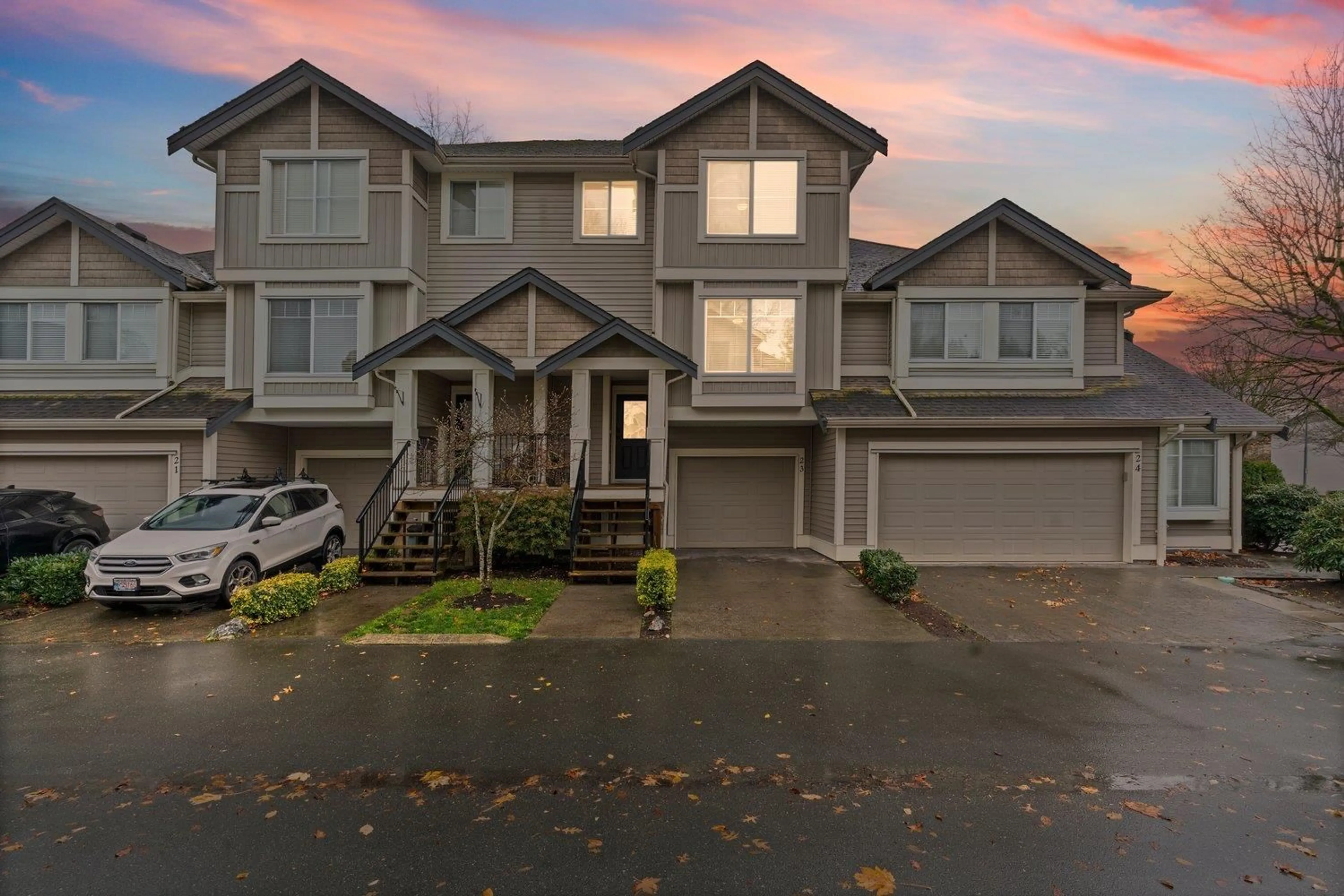 A pic from outside/outdoor area/front of a property/back of a property/a pic from drone, street for 23 - 45550 SHAWNIGAN CRESCENT, Chilliwack British Columbia V2R5Y1