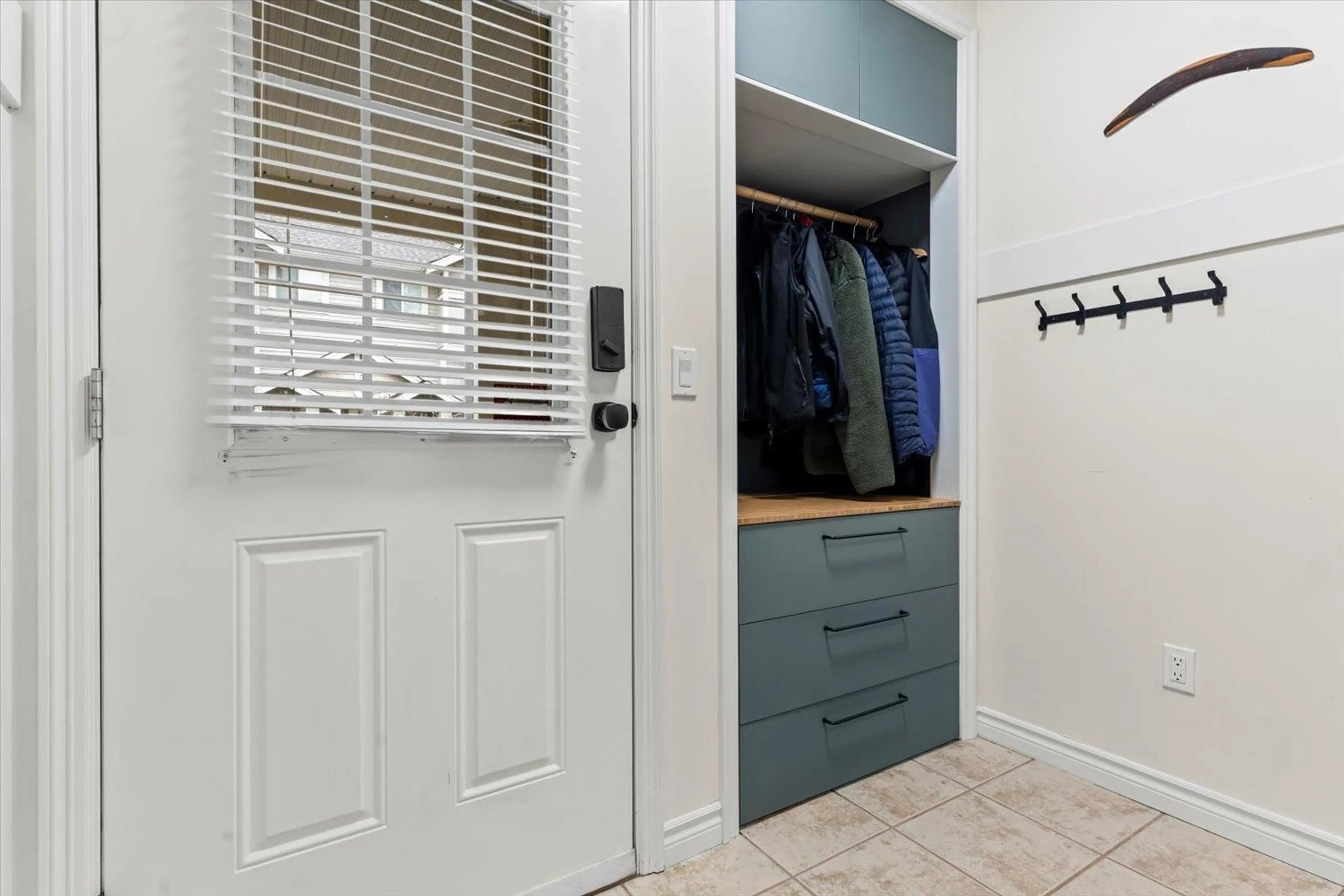 Indoor entryway for 23 - 45550 SHAWNIGAN CRESCENT, Chilliwack British Columbia V2R5Y1