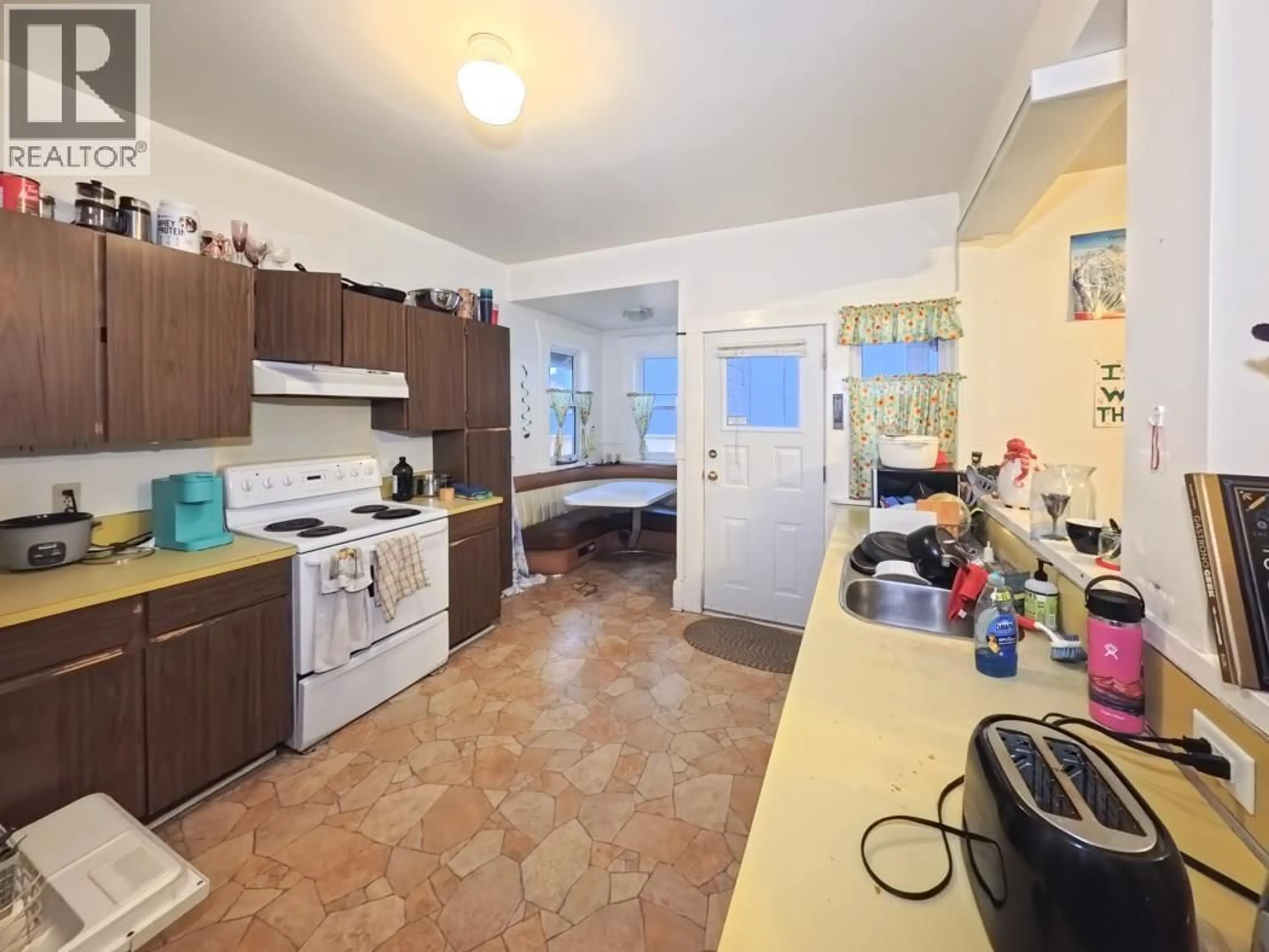 Standard kitchen, unknown for 5570 BALACLAVA STREET, Vancouver British Columbia V6N1L1