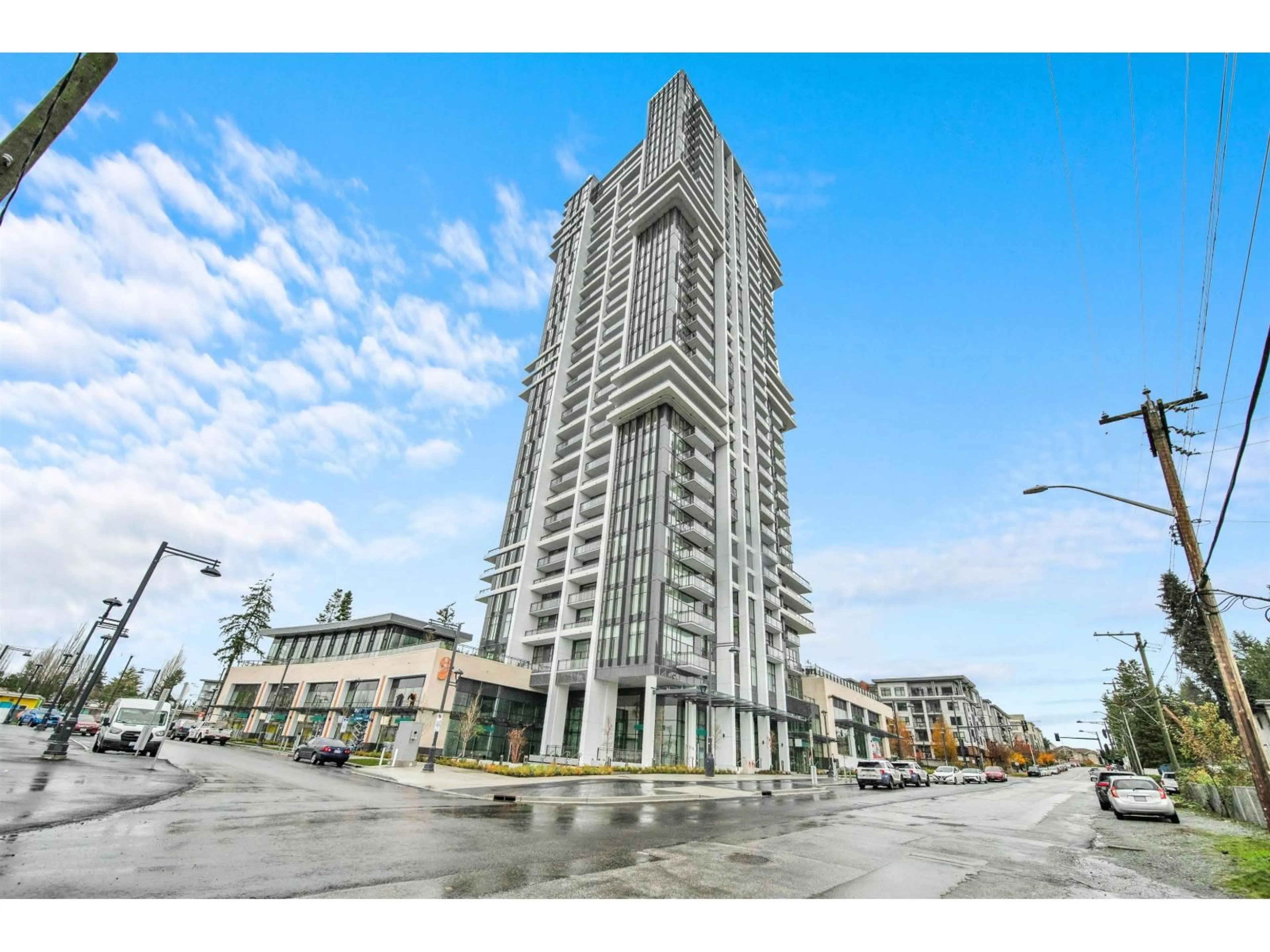 Indoor foyer for 2101 - 13675 107A, Surrey British Columbia V3T0X2