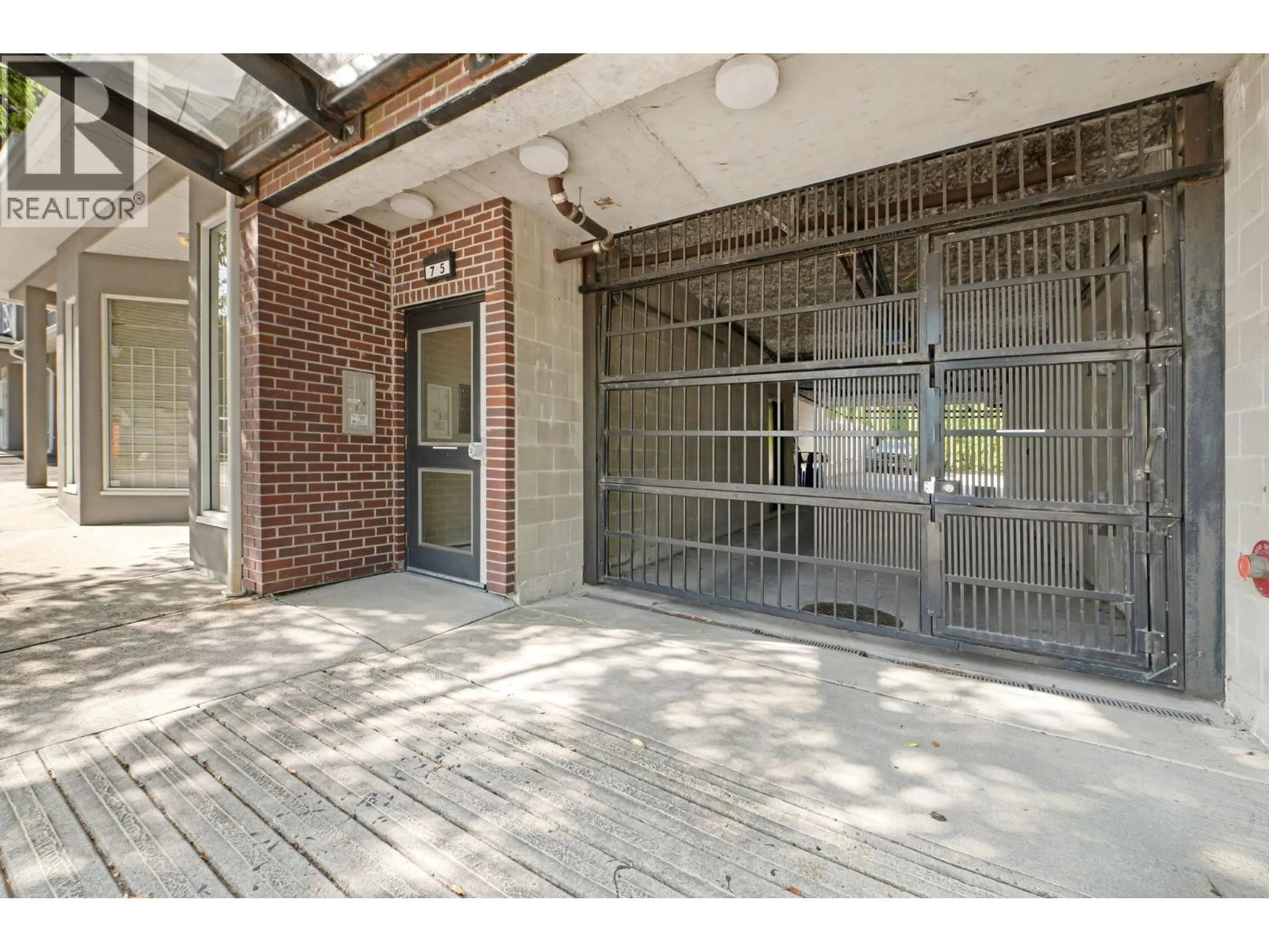 Indoor foyer for 201 - 75 RENFREW STREET, Vancouver British Columbia V5K3N6