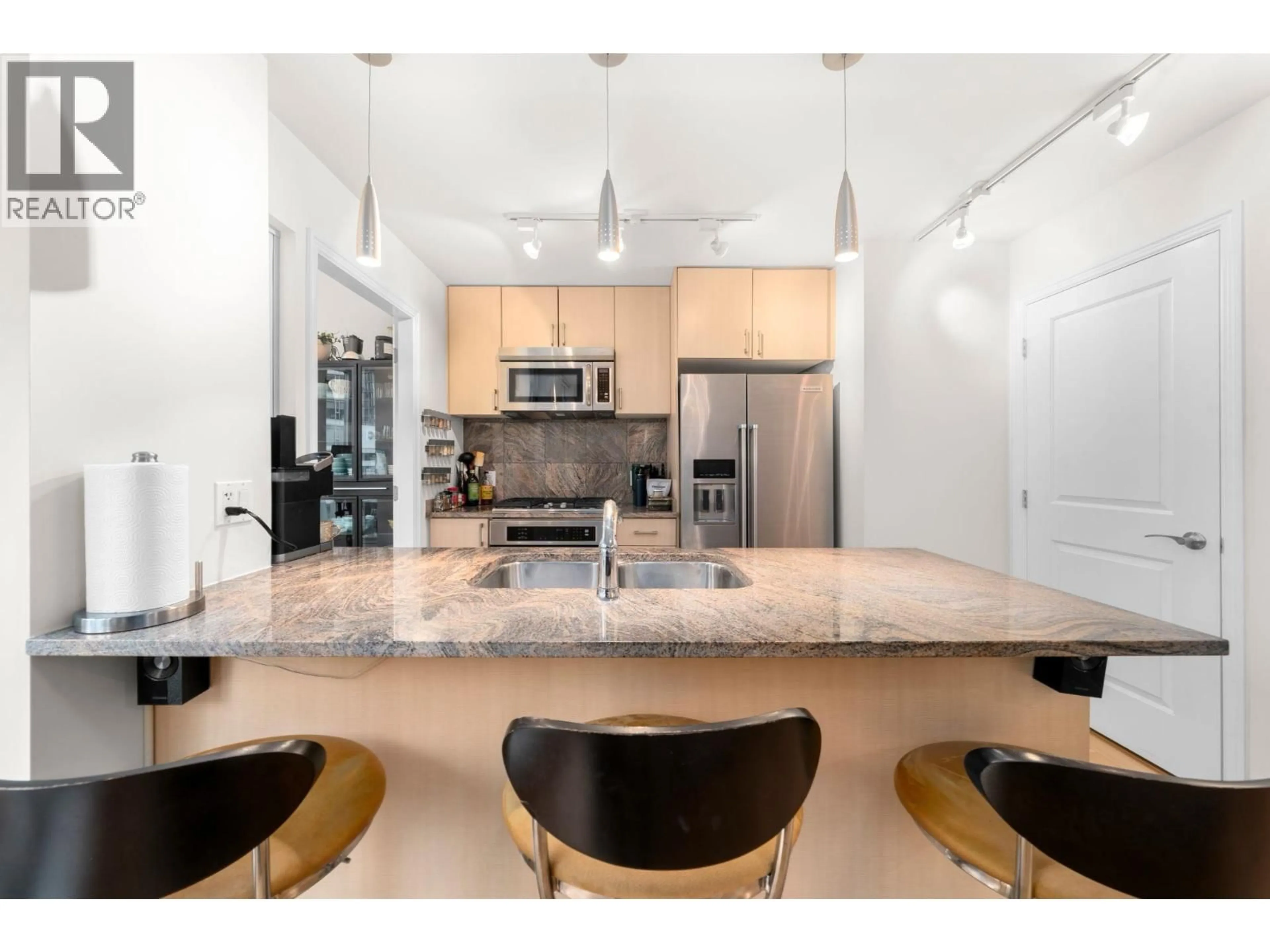 Open concept kitchen, ceramic/tile floor for 1101 - 1211 MELVILLE STREET, Vancouver British Columbia V6E0A7