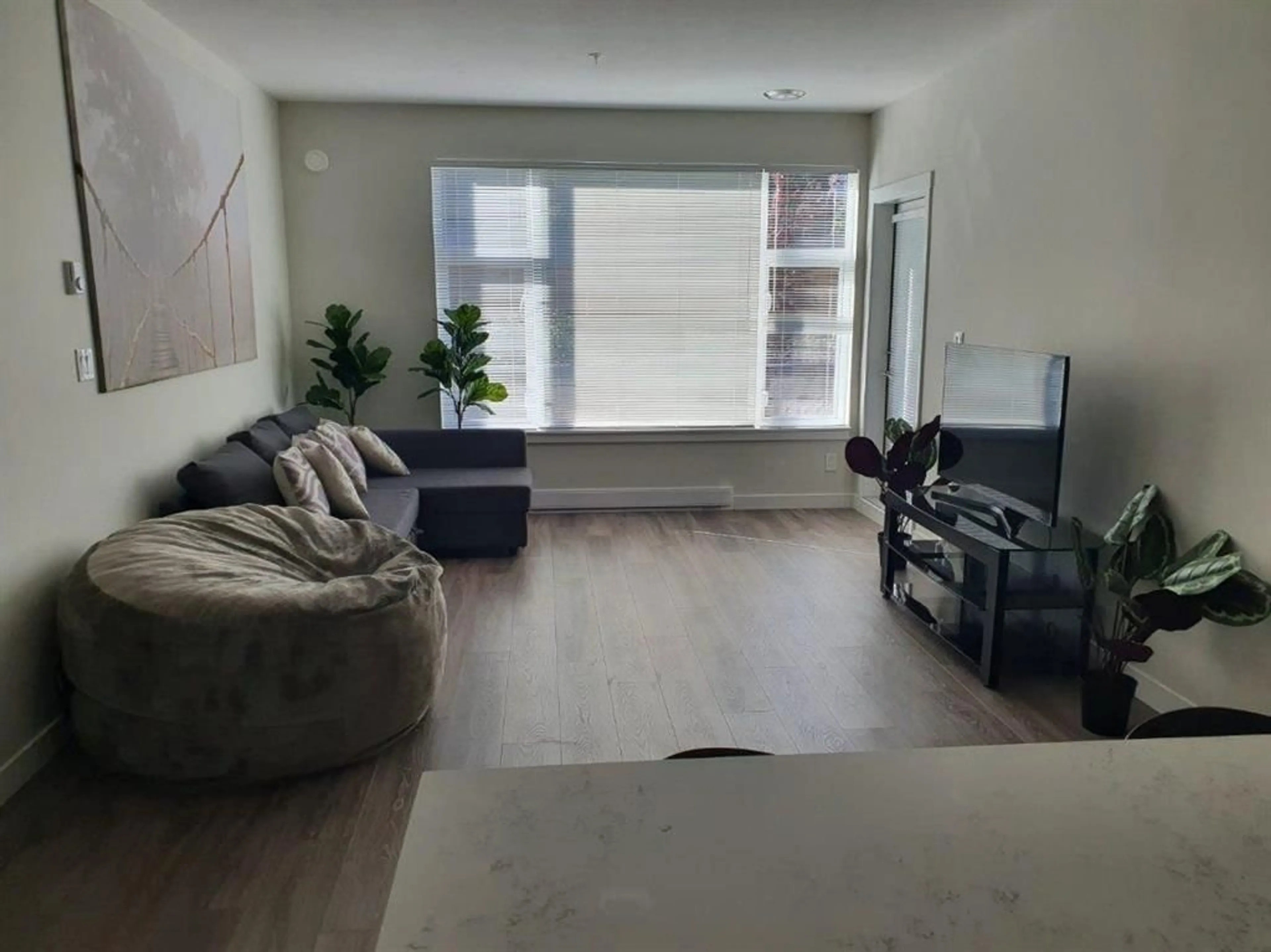 Living room with furniture, unknown for 124 - 10838 WHALLEY, Surrey British Columbia V3R0G8