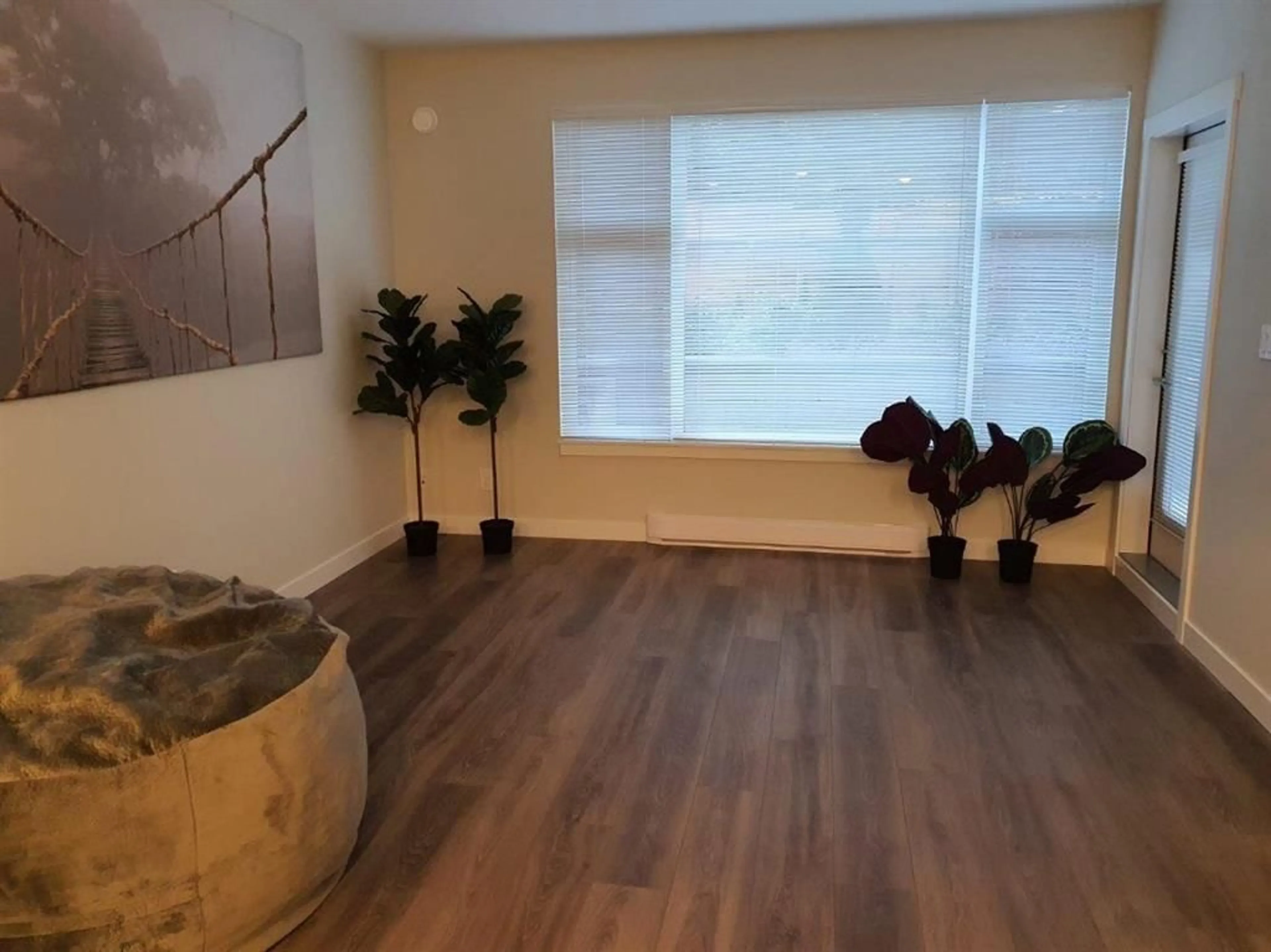 A pic of a room for 124 - 10838 WHALLEY, Surrey British Columbia V3R0G8