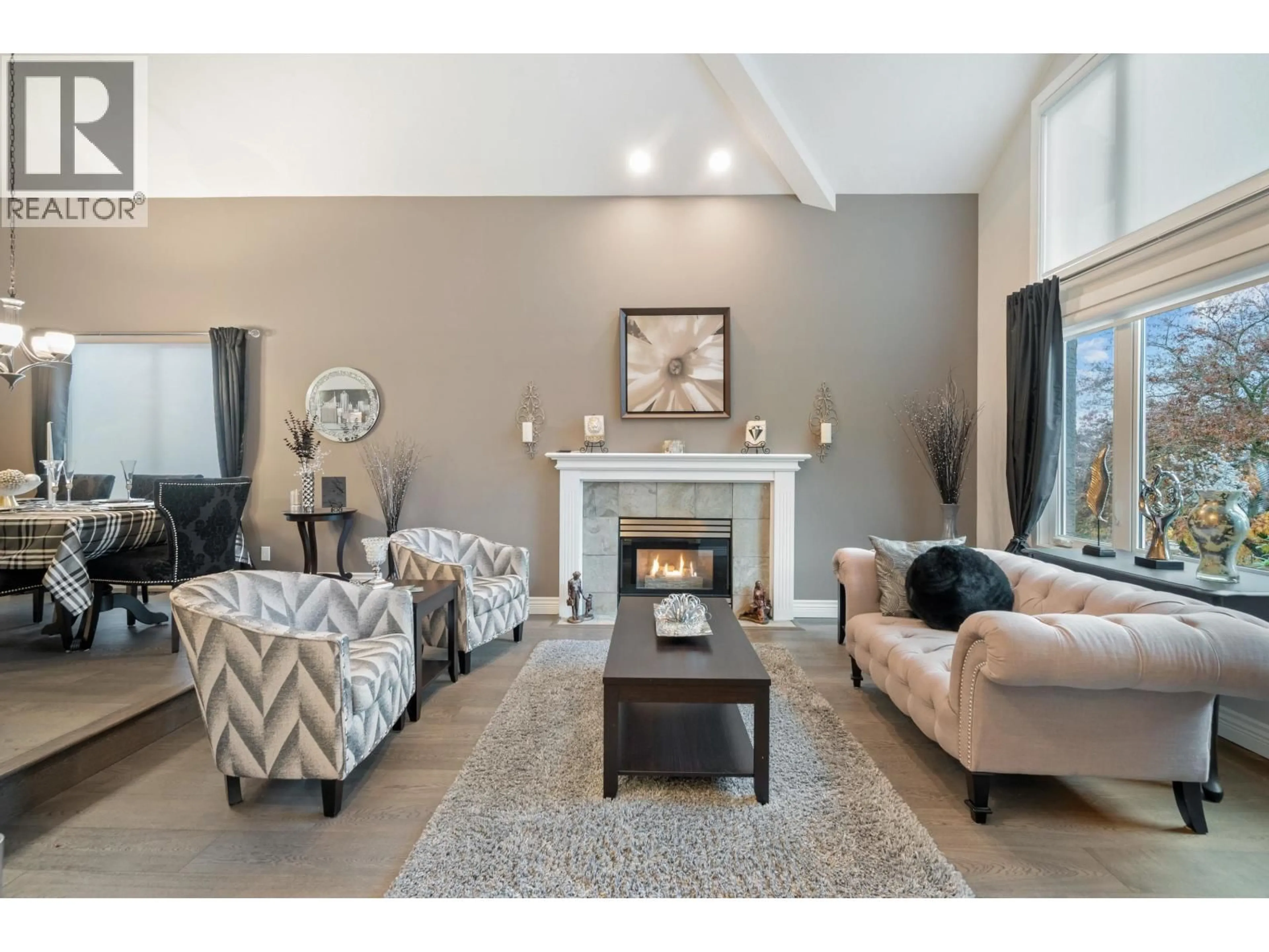 Living room with furniture, unknown for 1563 WINTERGREEN PLACE, Coquitlam British Columbia V3E2V5