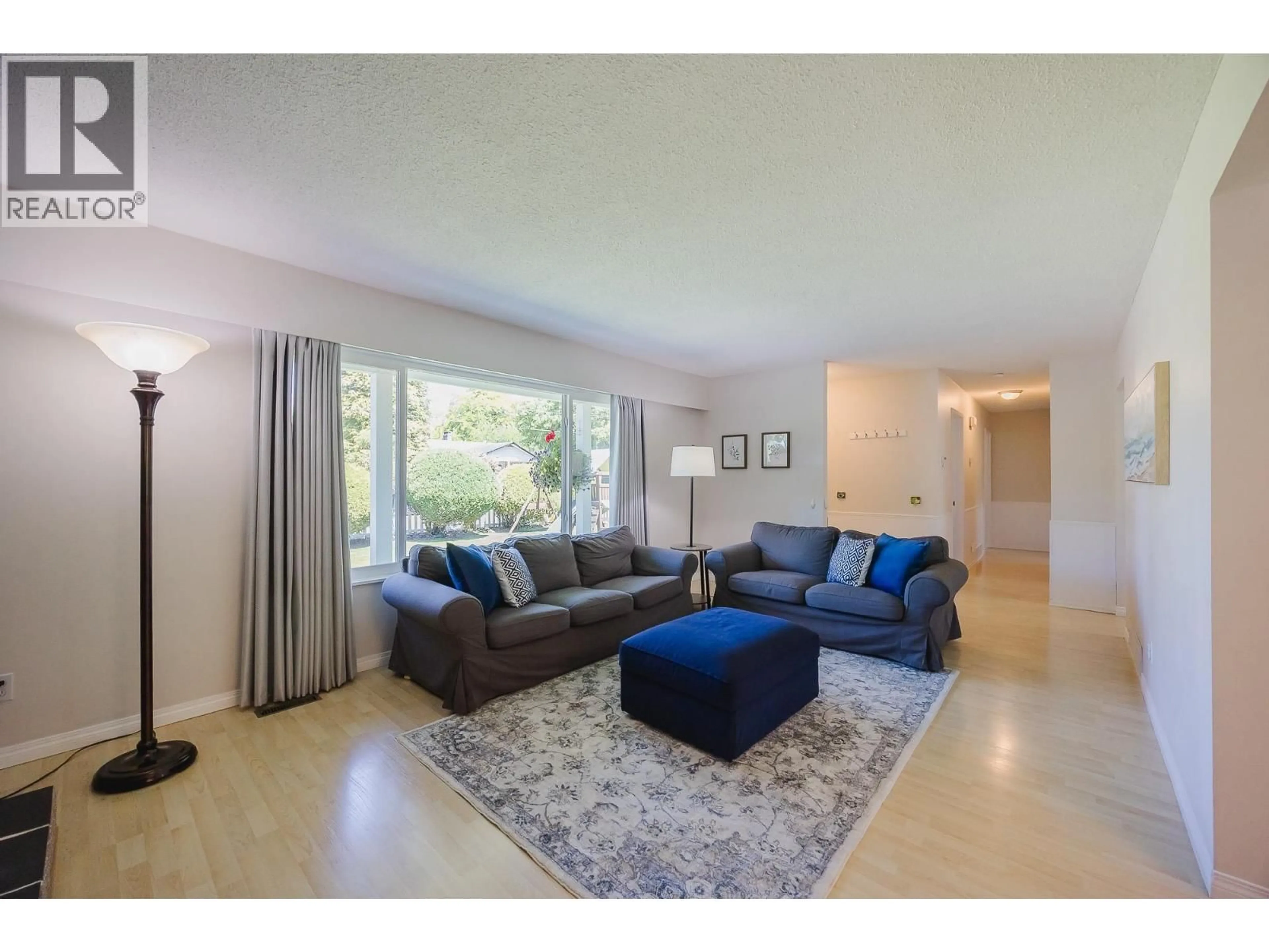 Living room with furniture, unknown for 21632 EXETER AVENUE, Maple Ridge British Columbia V2X4M8