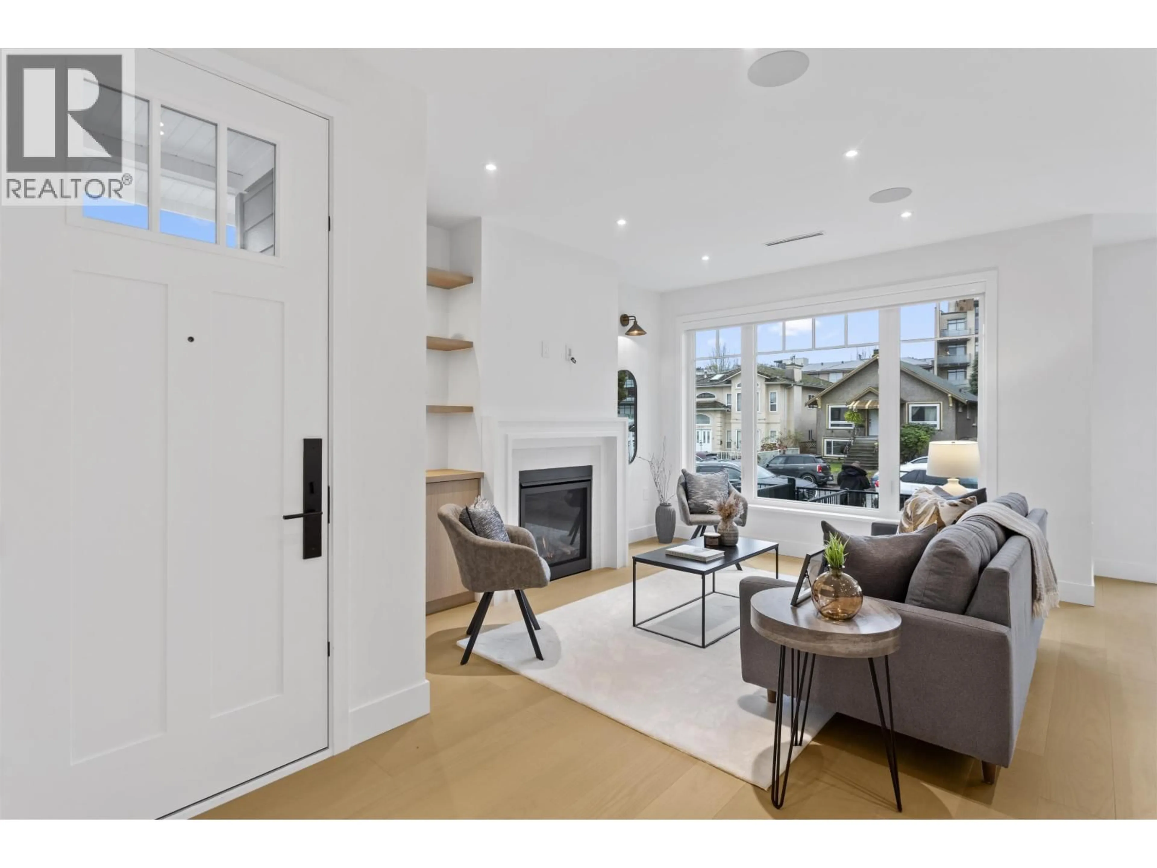 Living room with furniture, unknown for 1 - 4313 ALBERT STREET, Burnaby British Columbia V5C2E9