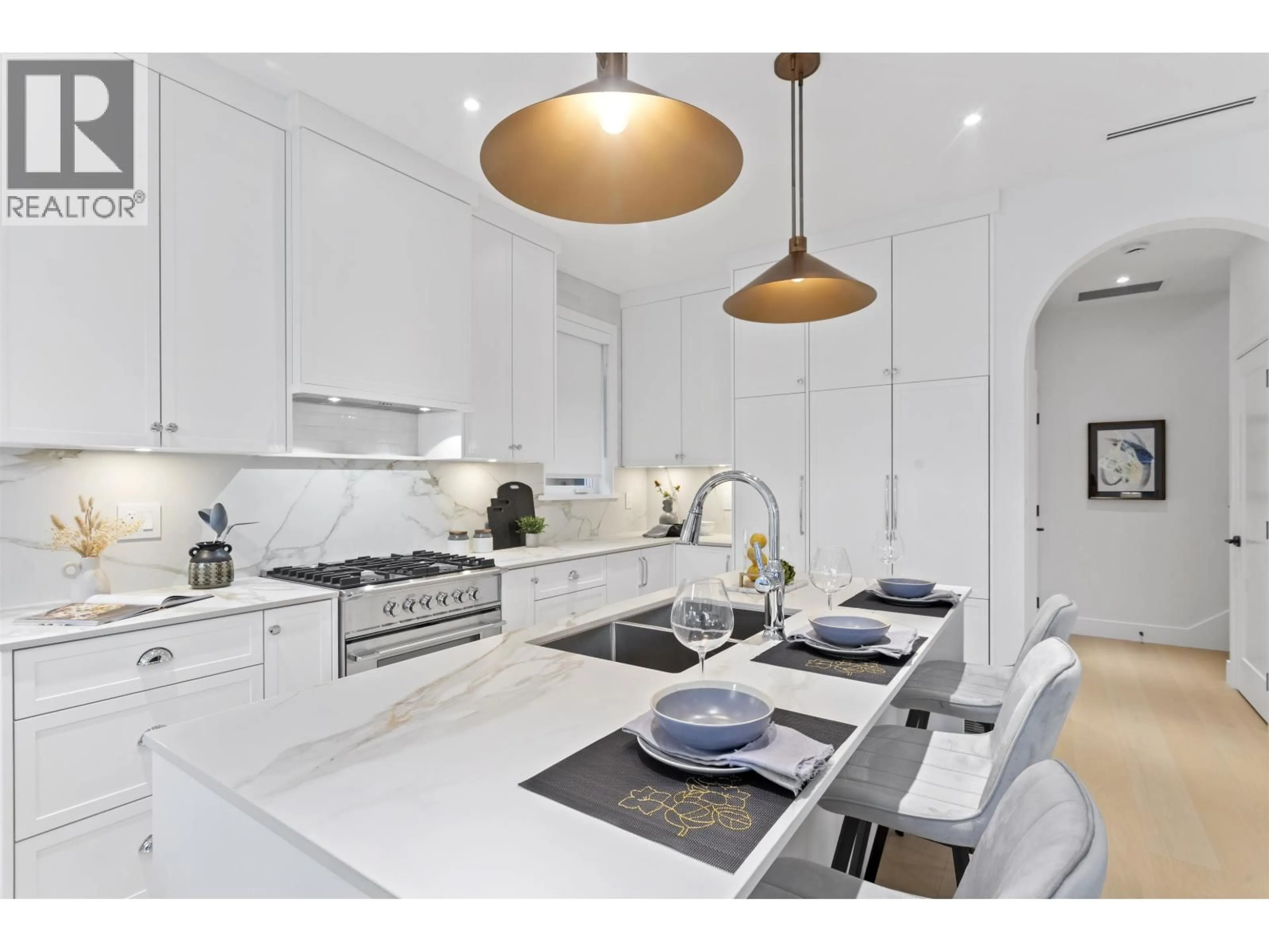 Contemporary kitchen, ceramic/tile floor for 1 - 4313 ALBERT STREET, Burnaby British Columbia V5C2E9