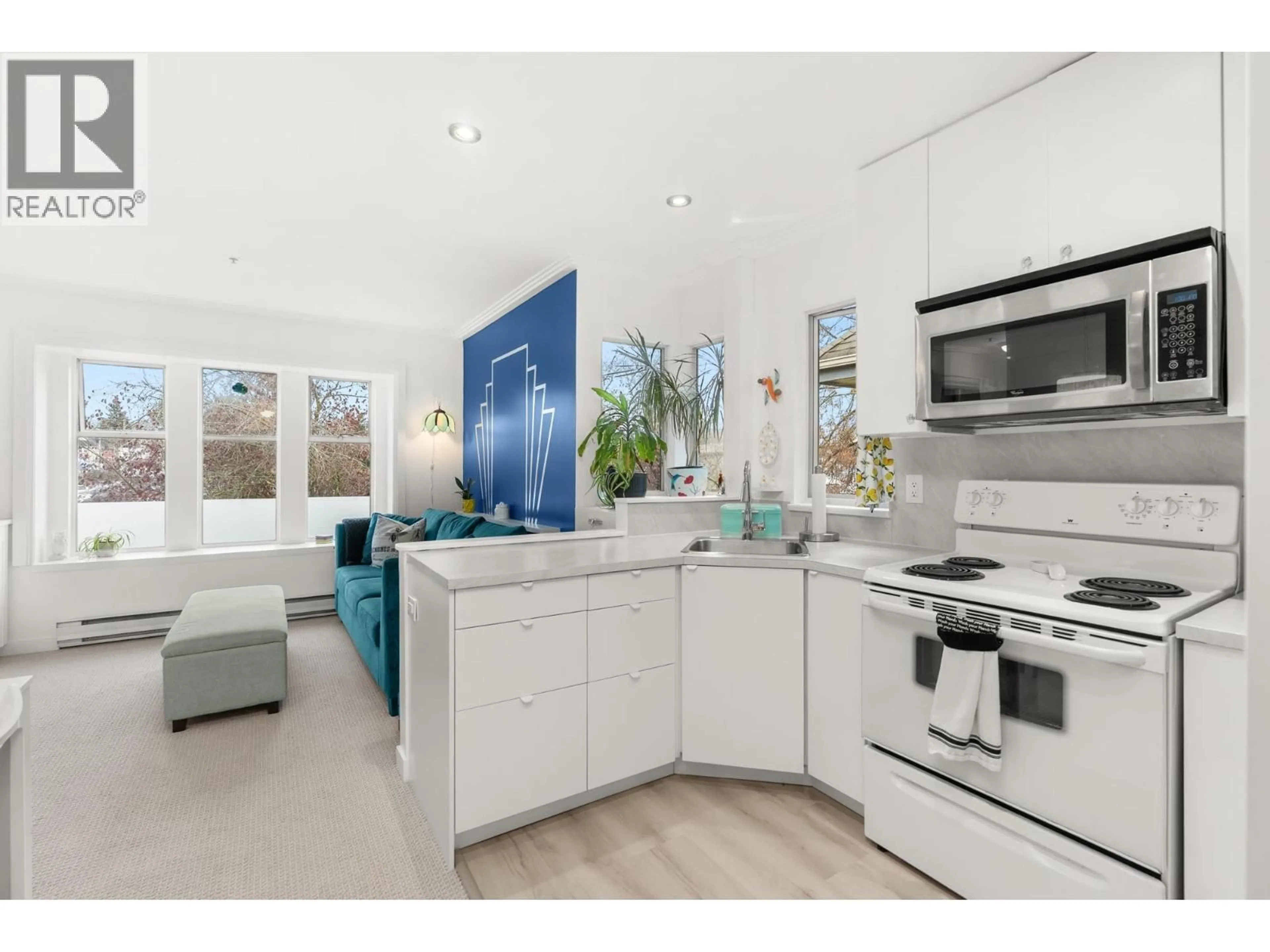 Open concept kitchen, ceramic/tile floor for E301 - 623 14TH AVENUE, Vancouver British Columbia V5Z1P7