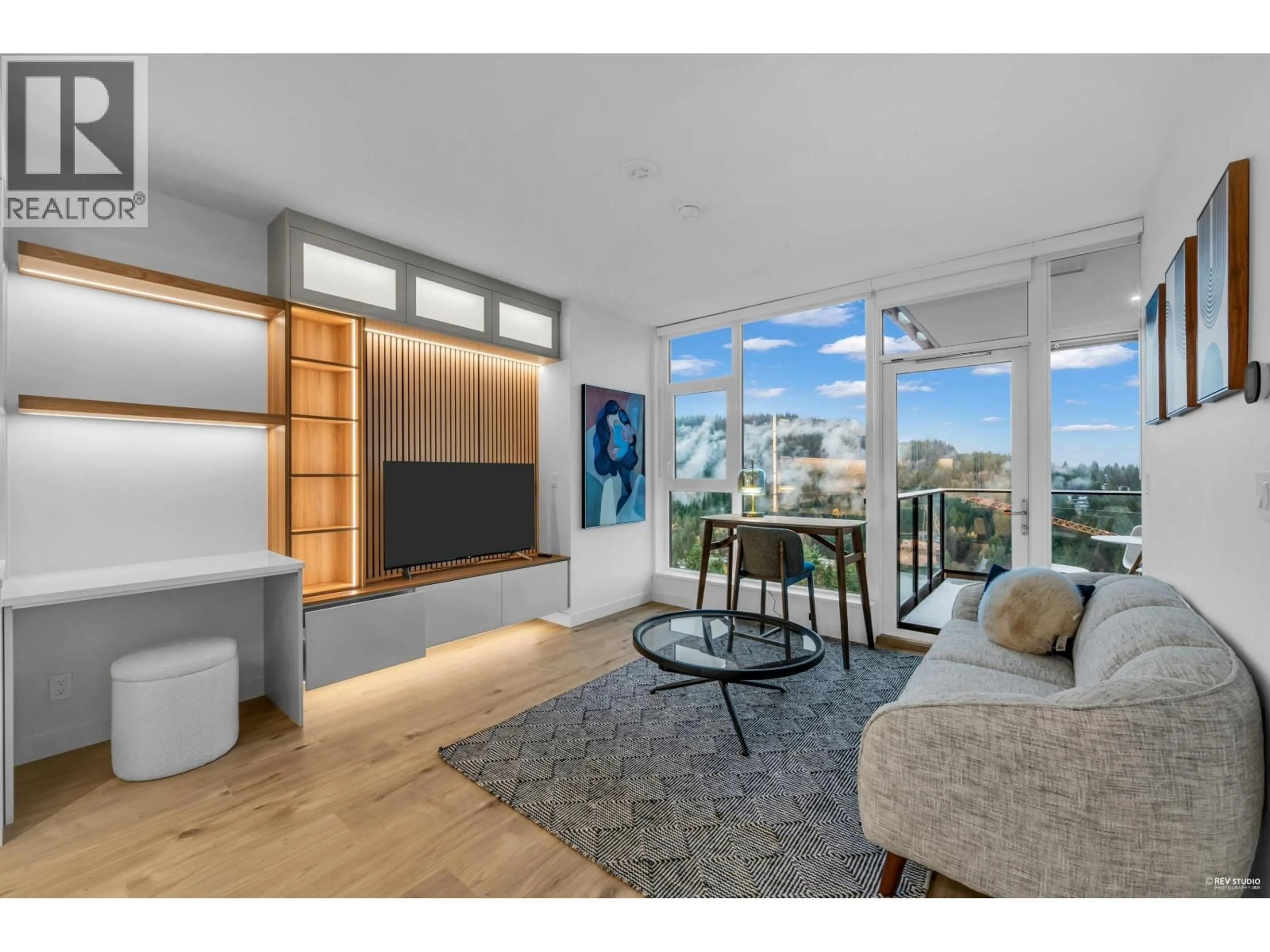 Living room with furniture, unknown for 1601 - 720 FARROW STREET, Coquitlam British Columbia V3J0P3