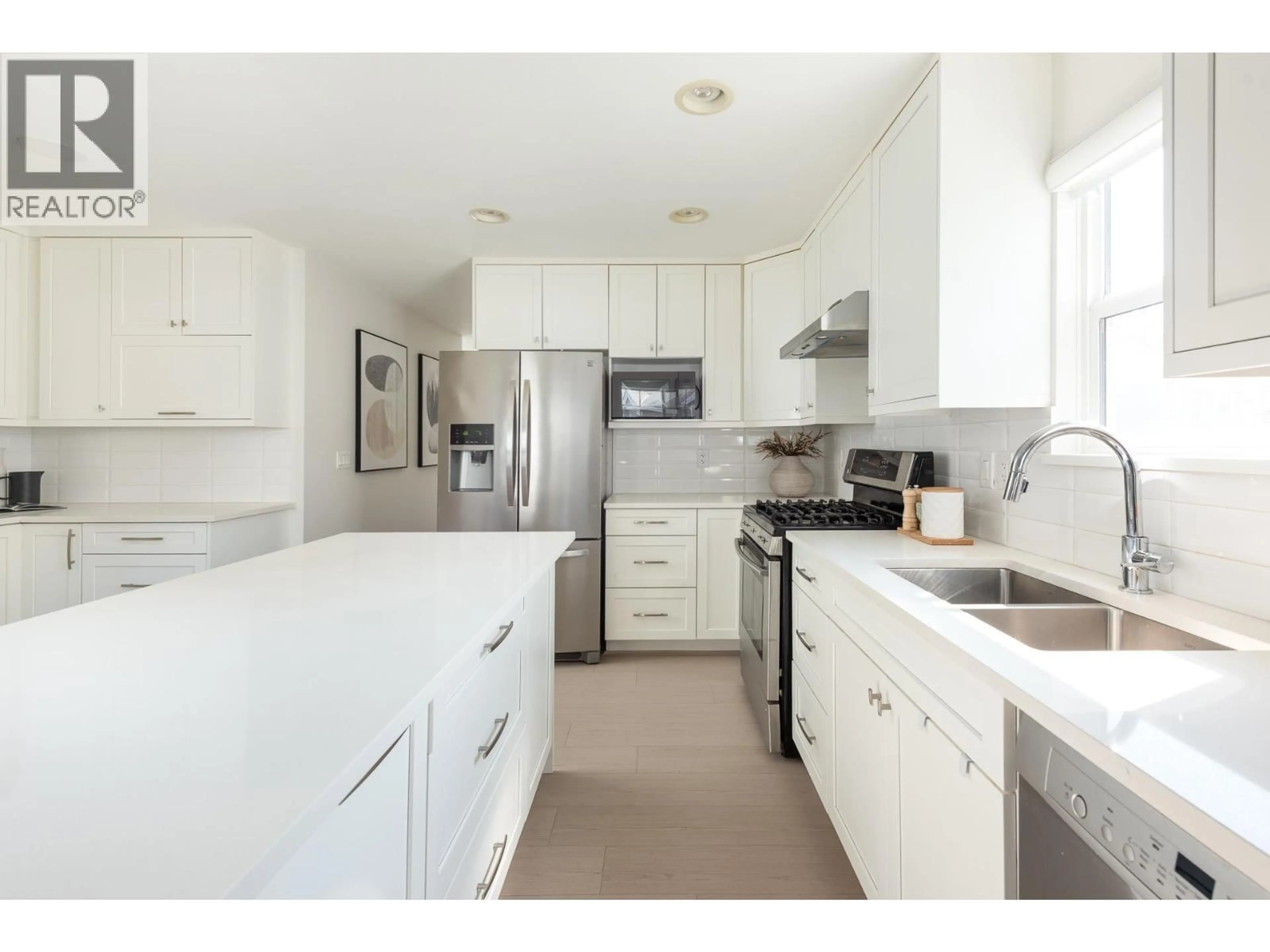 Unknown for 230 - 3000 RIVERBEND DRIVE, Coquitlam British Columbia V3C6R1