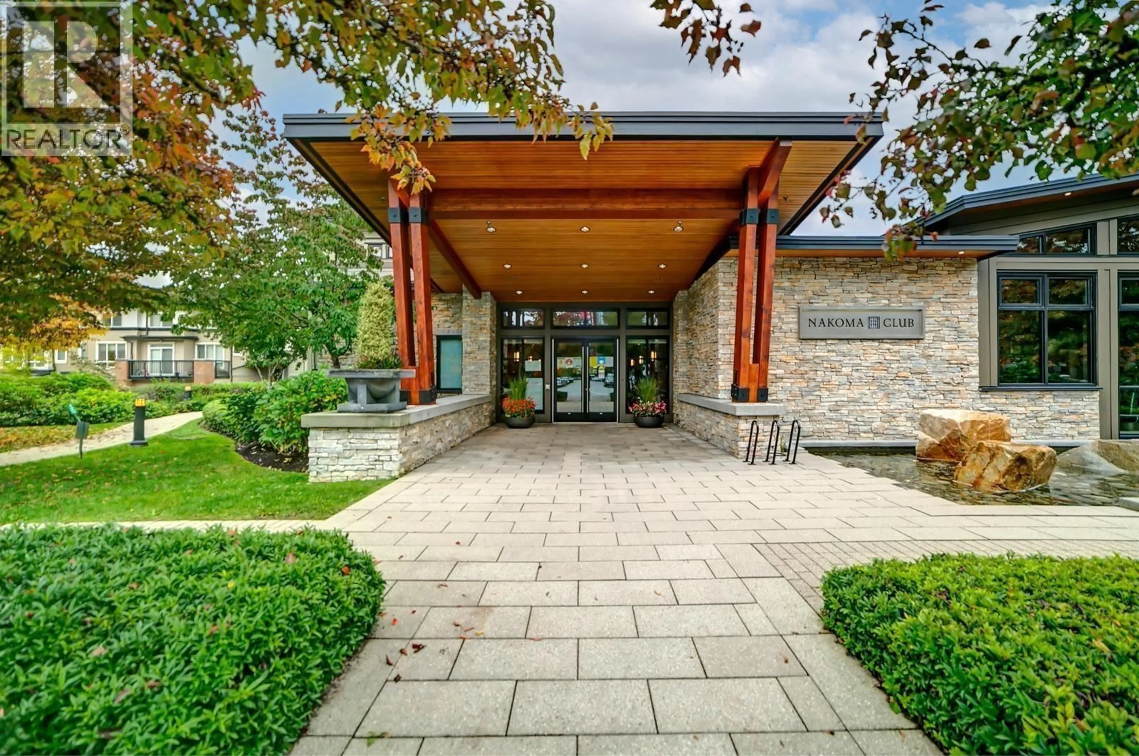 Patio, building for 112 - 3097 LINCOLN AVENUE, Coquitlam British Columbia V3B0E3