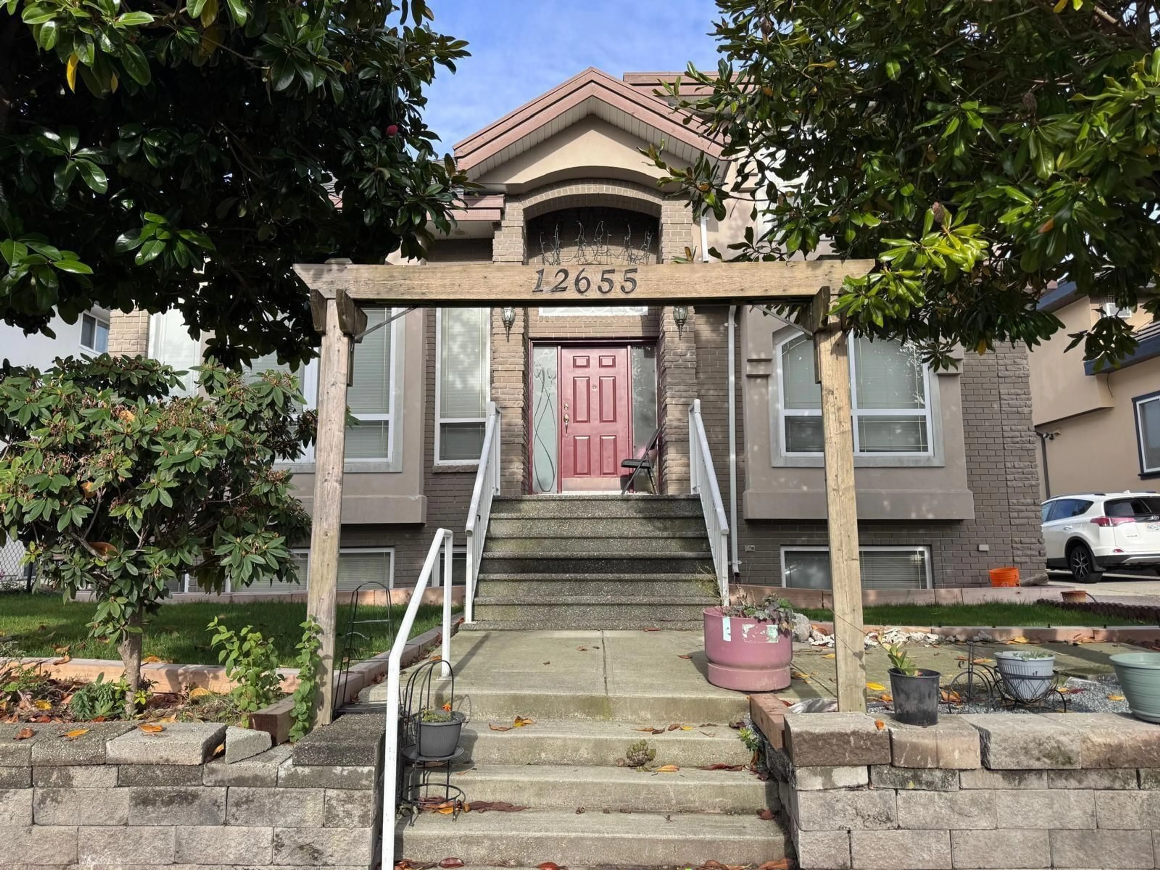 Unknown for 12655 67B, Surrey British Columbia V3W1G2