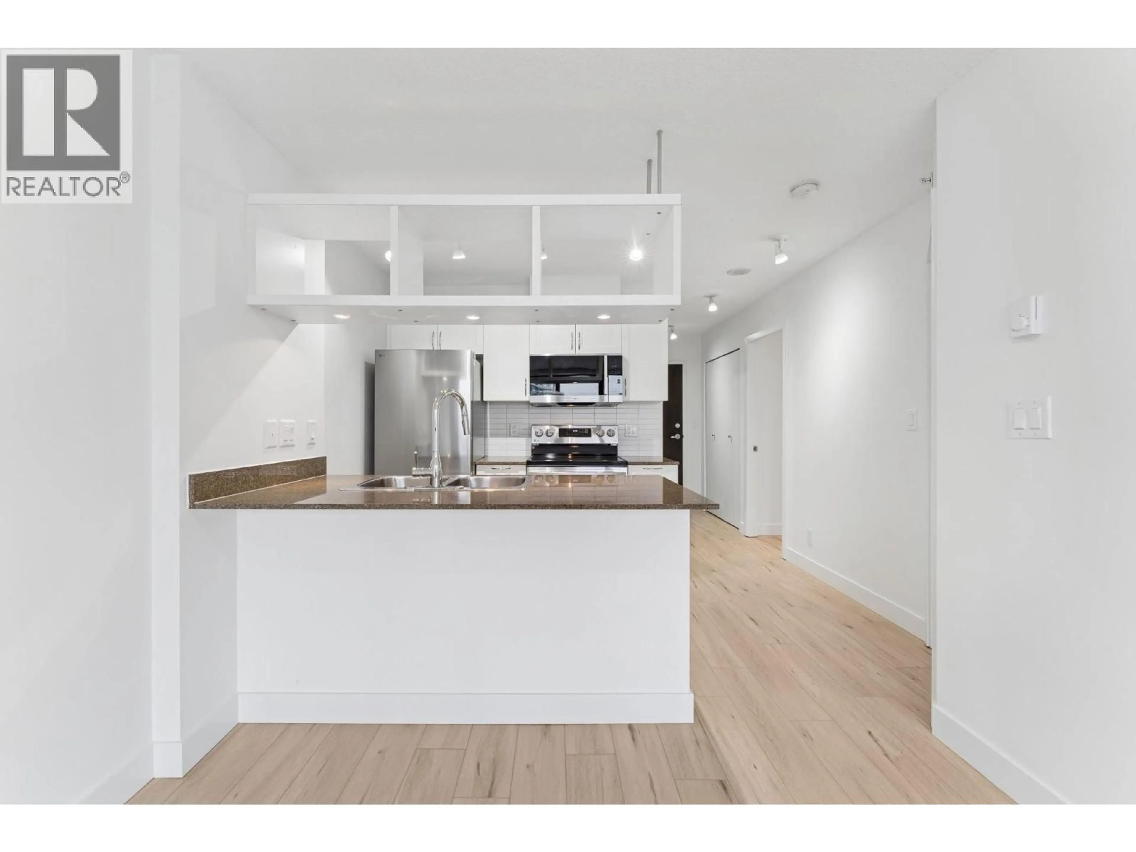Open concept kitchen, unknown for 1532 - 938 SMITHE STREET, Vancouver British Columbia V6Z3H8