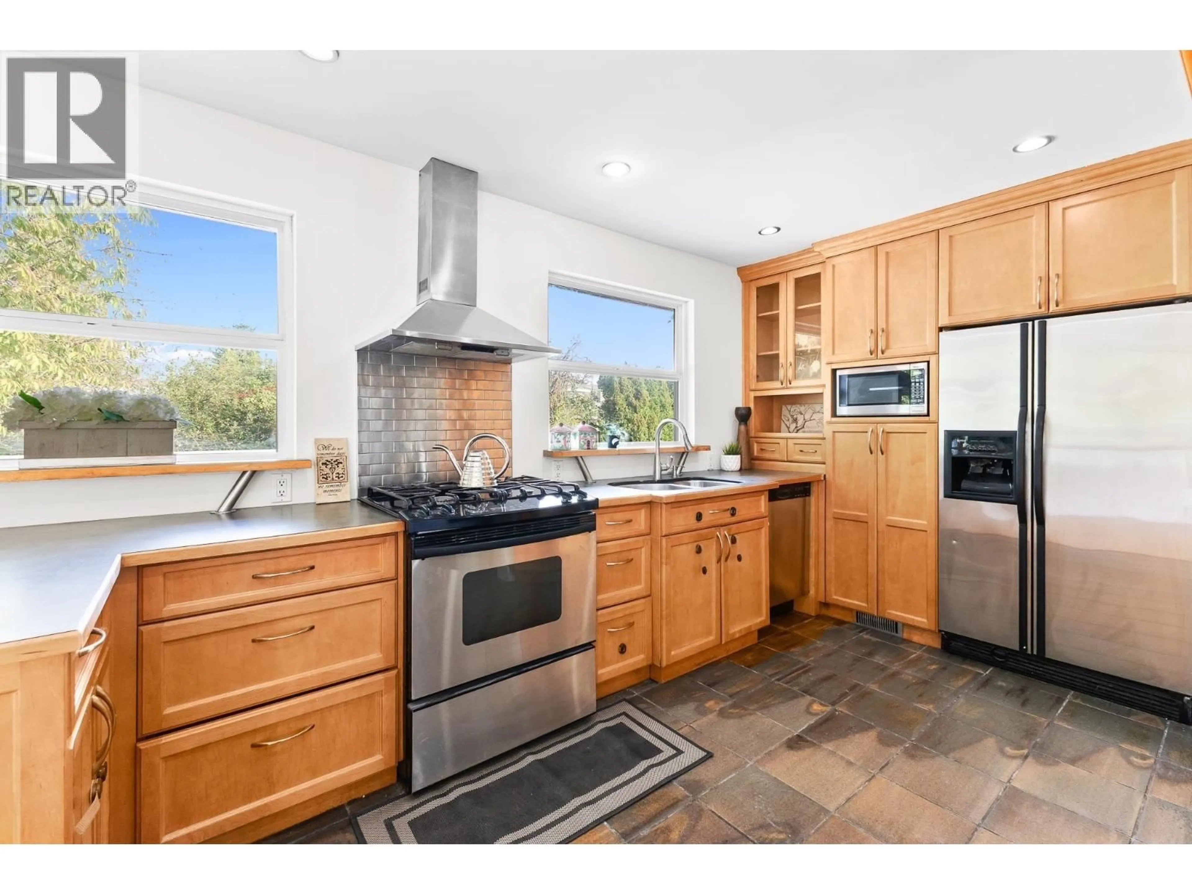 Open concept kitchen, ceramic/tile floor for 1119 SPRICE AVENUE, Coquitlam British Columbia V3J2P3