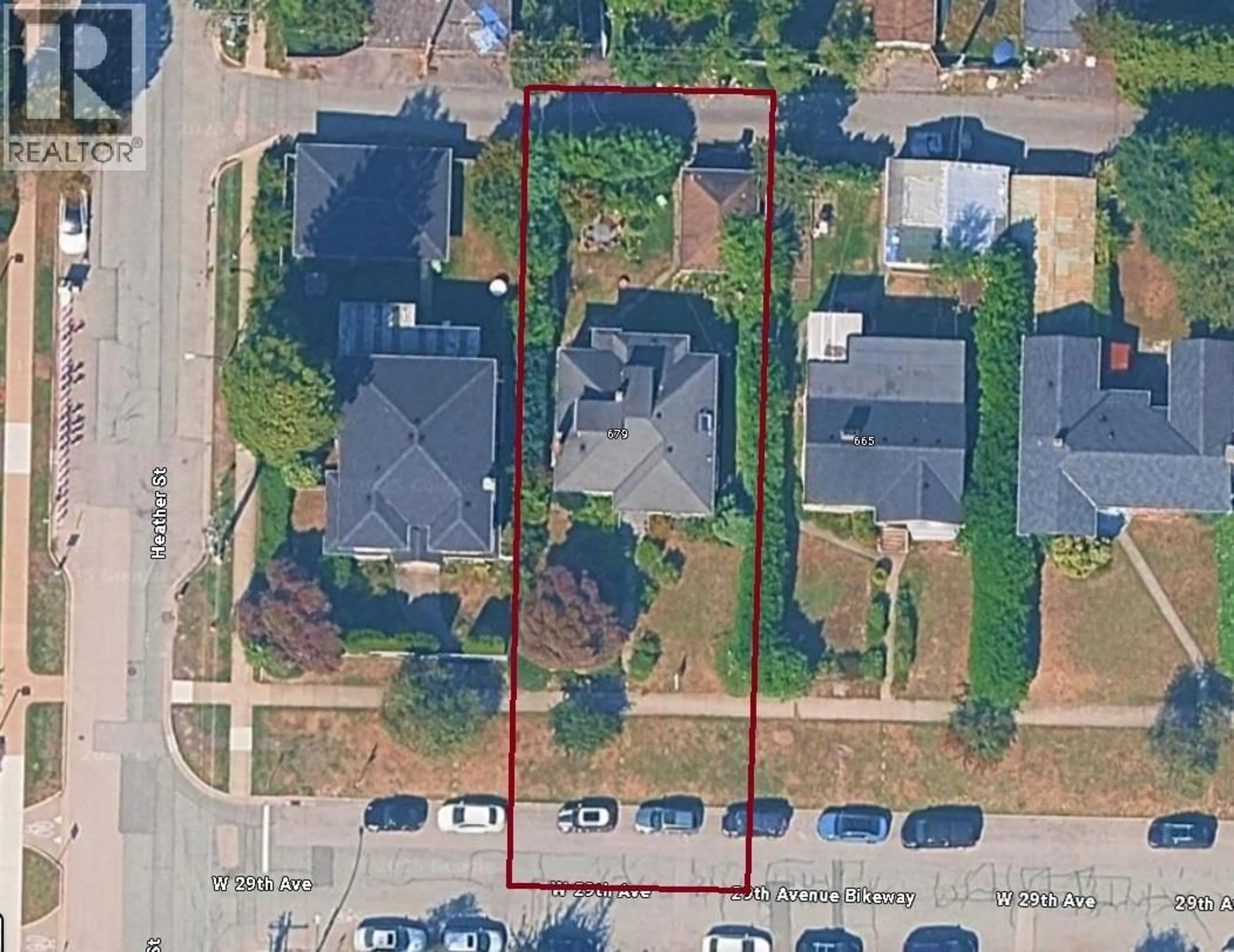 A pic from outside/outdoor area/front of a property/back of a property/a pic from drone, street for 679 29TH AVENUE, Vancouver British Columbia V5Z2J1