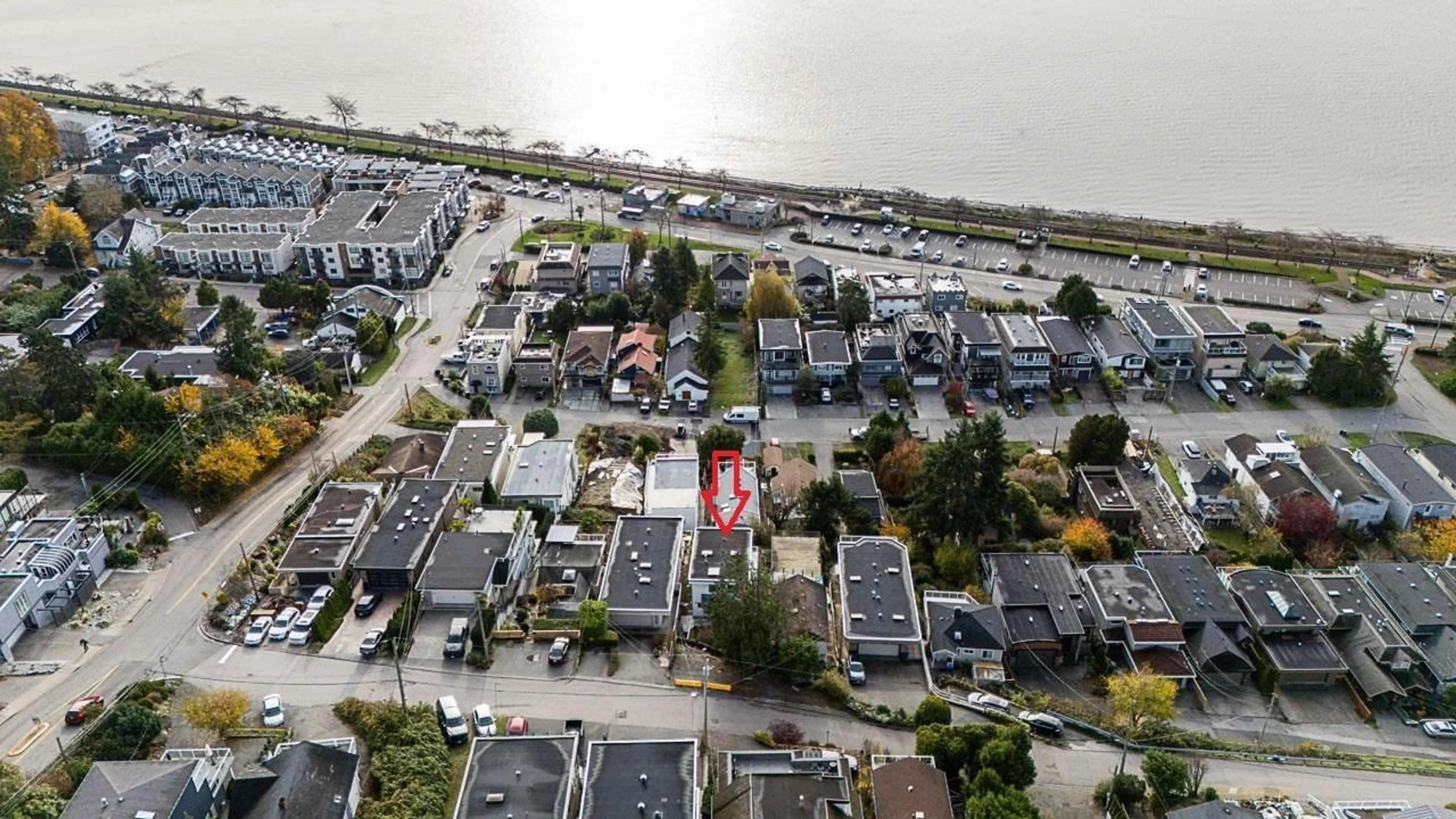 A pic from outside/outdoor area/front of a property/back of a property/a pic from drone, water/lake/river/ocean view for 14768 MCDONALD AVENUE, White Rock British Columbia V4B2C8