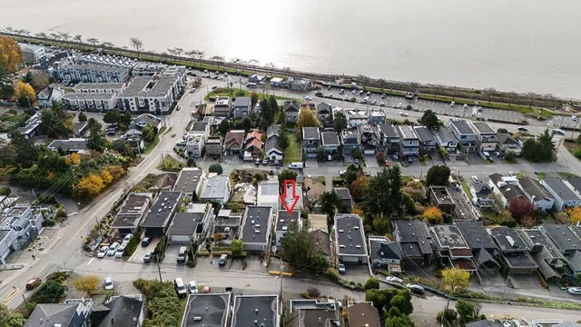 14768 MCDONALD AVENUE, White Rock 3