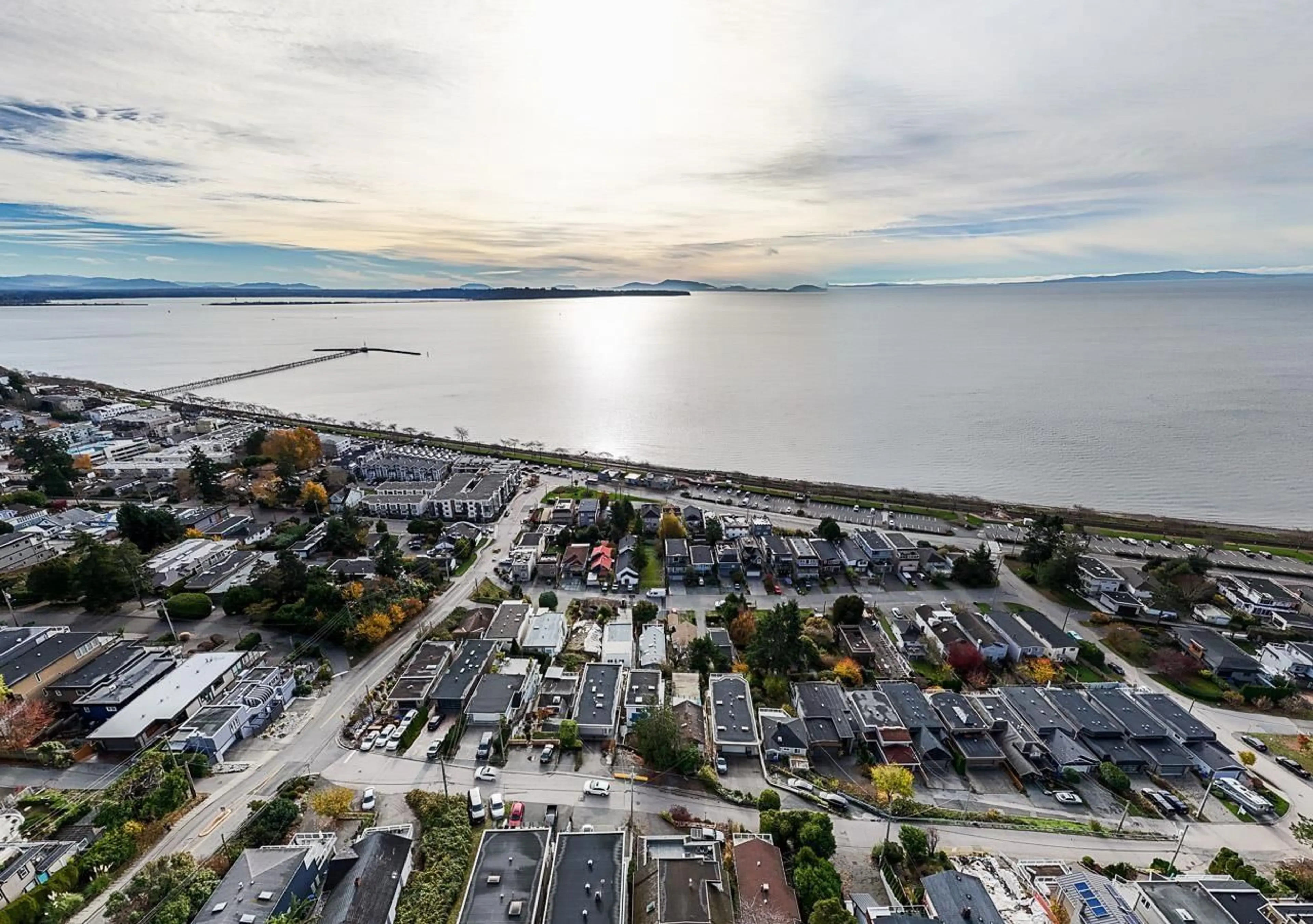 A pic from outside/outdoor area/front of a property/back of a property/a pic from drone, water/lake/river/ocean view for 14768 MCDONALD AVENUE, White Rock British Columbia V4B2C8