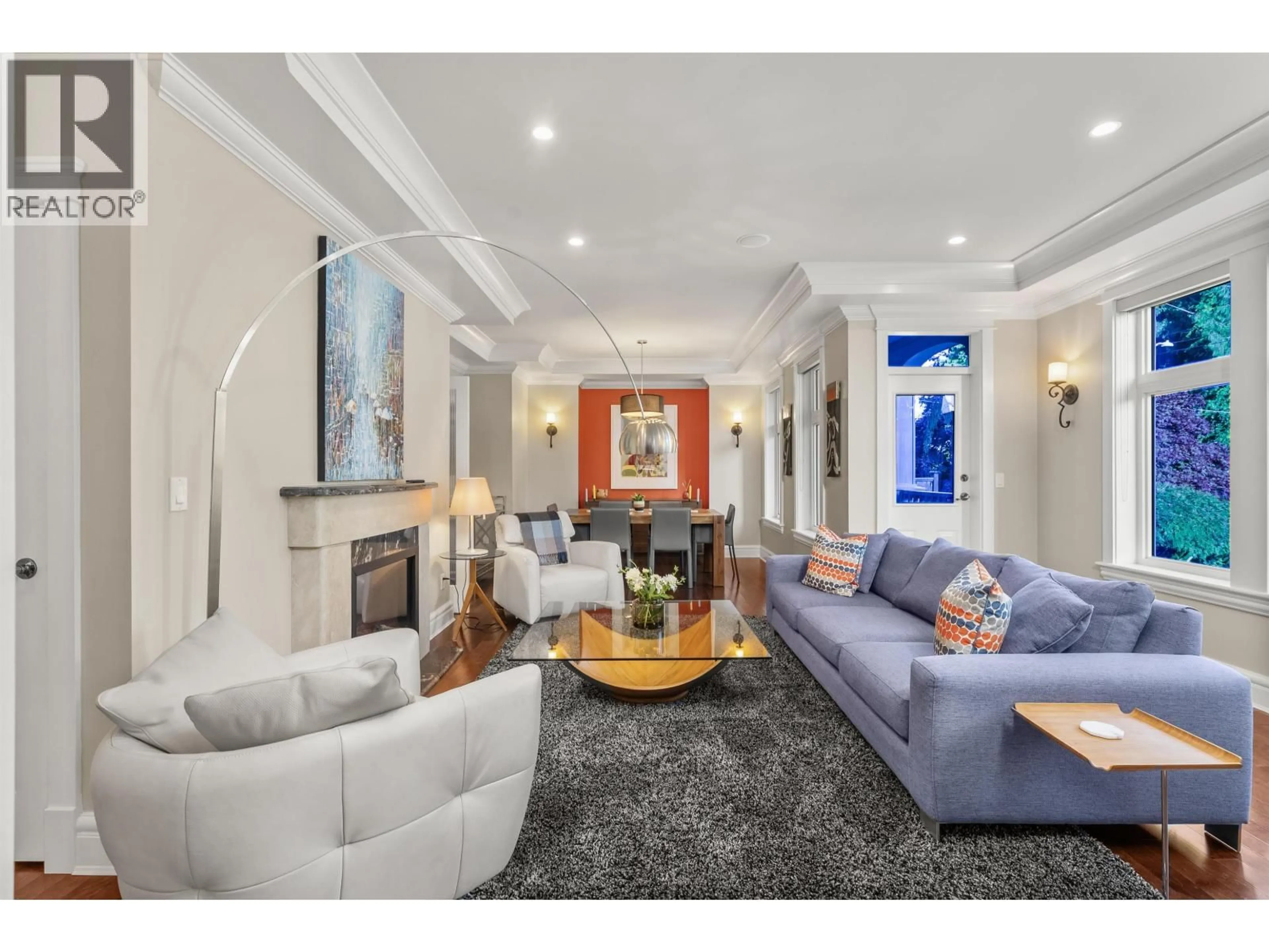 Living room with furniture, unknown for 452 TEMPE CRESCENT, North Vancouver British Columbia V7N1E8