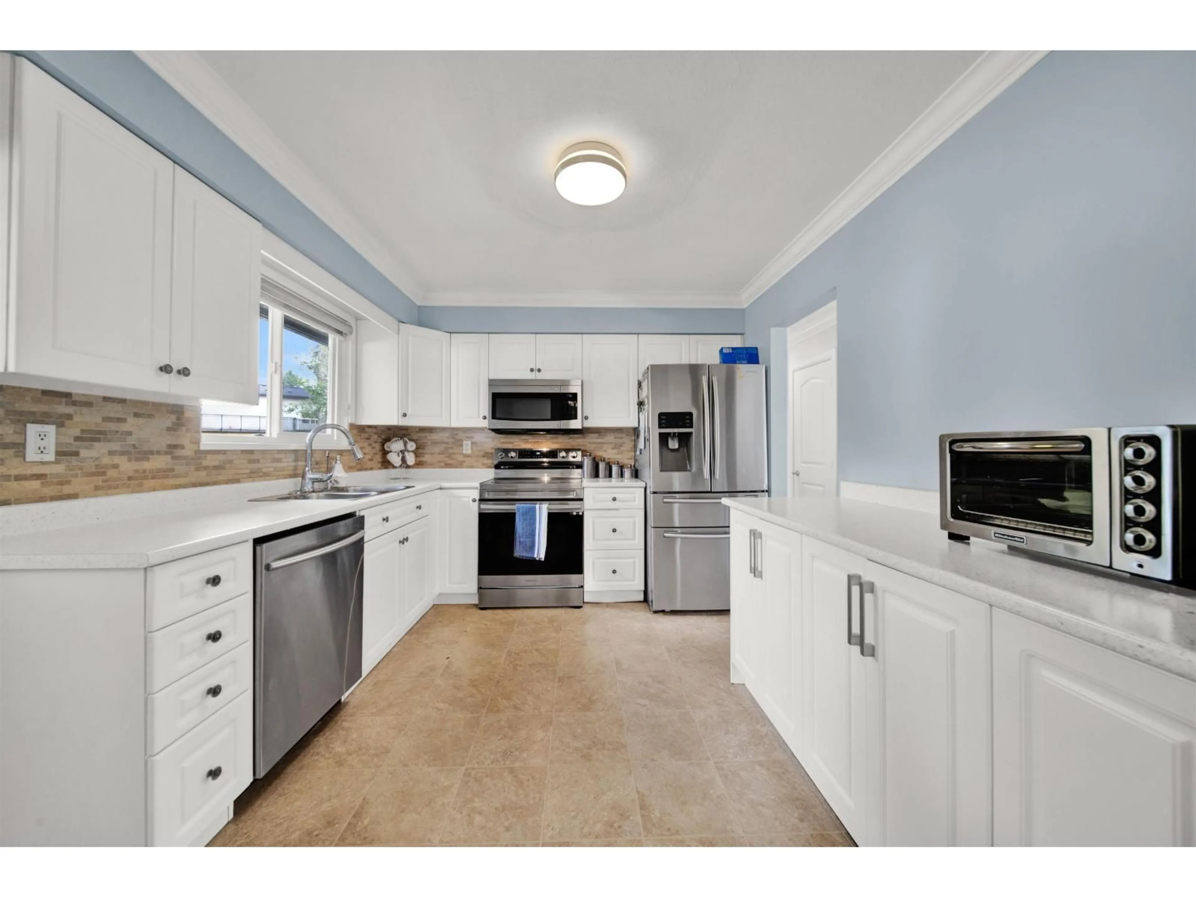 Unknown for 9088 146A STREET, Surrey British Columbia V3R6X7