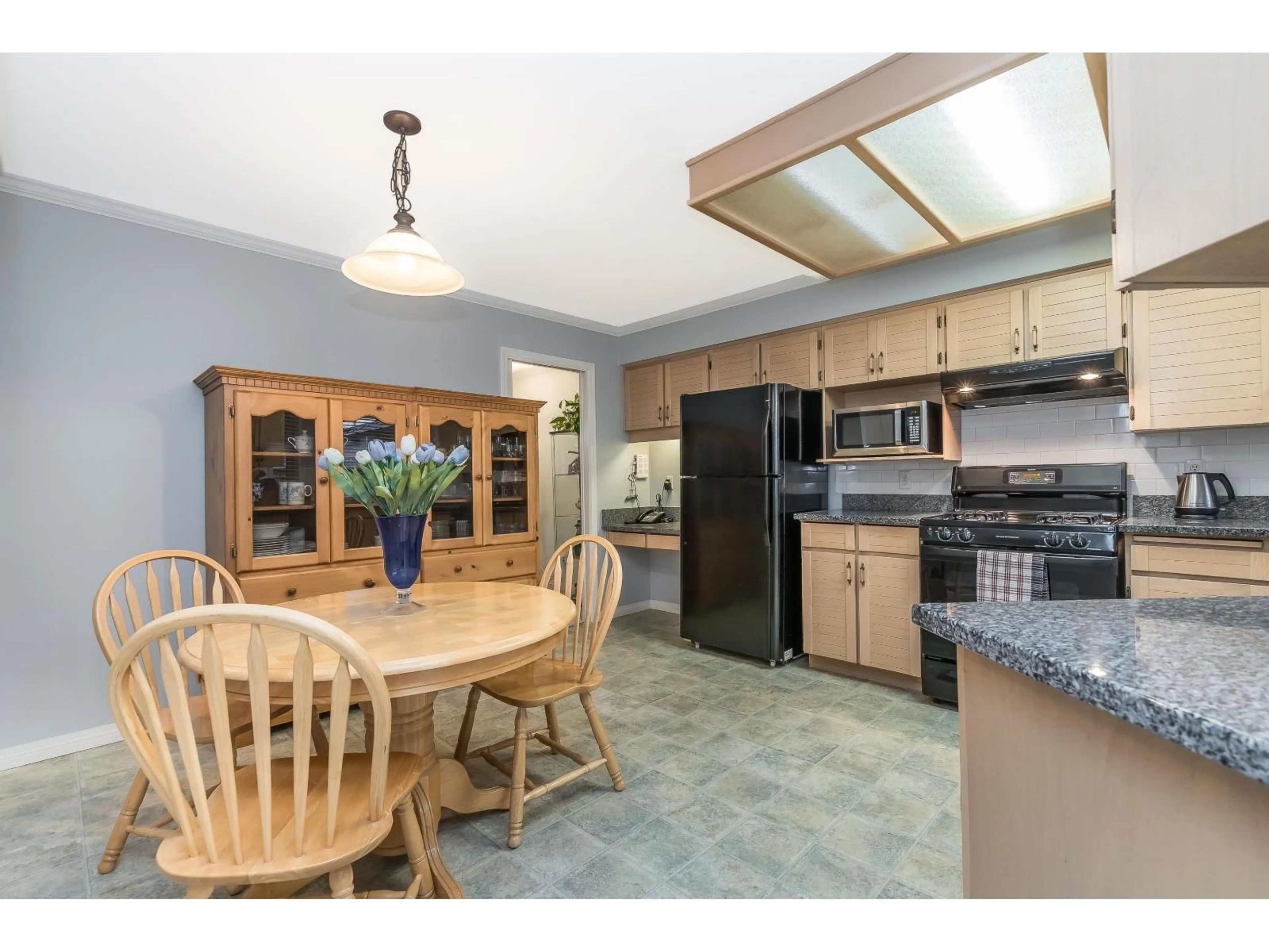 Open concept kitchen, unknown for 102 - 6094 BOUNDARY WEST, Surrey British Columbia V3X2B3