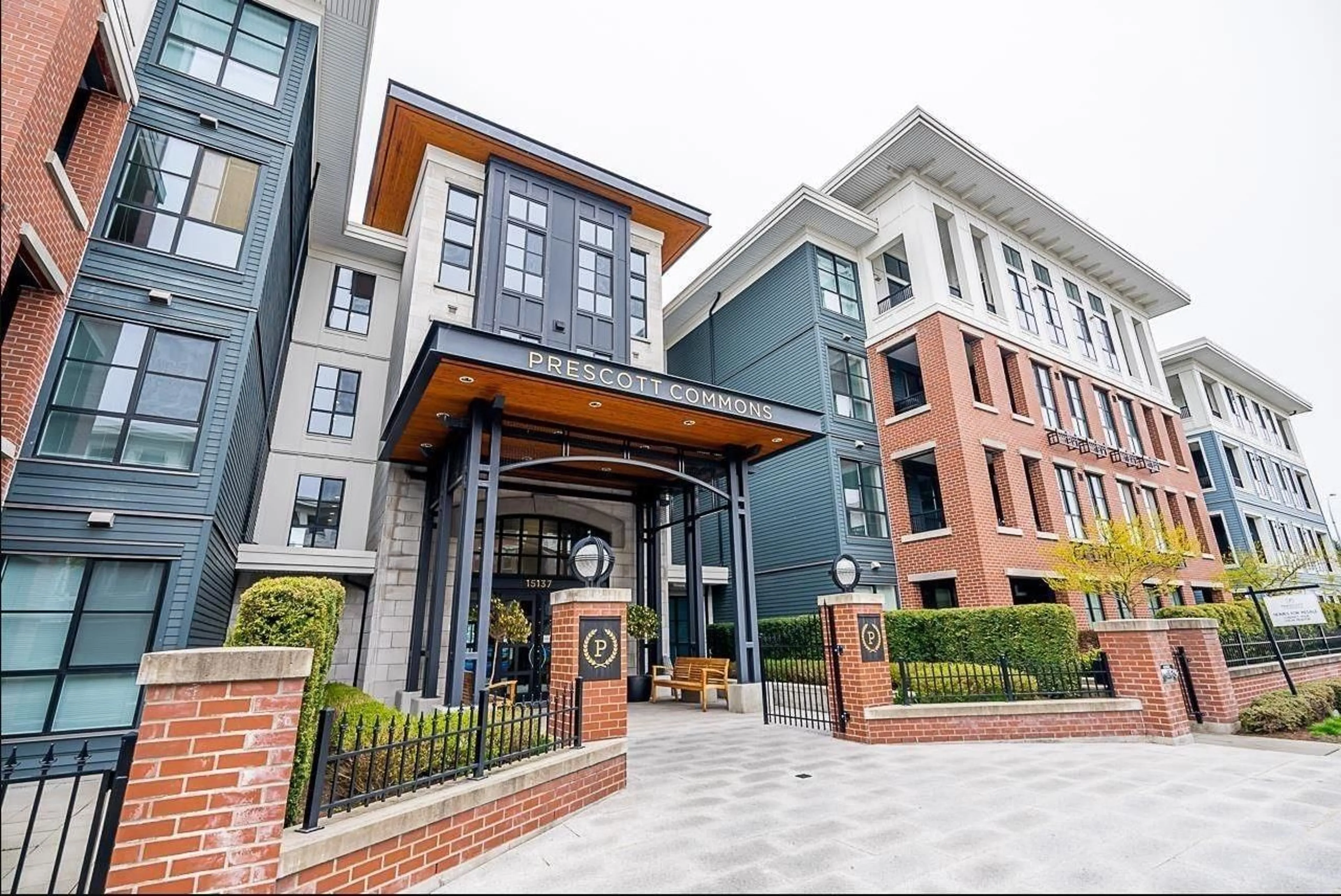 Home with brick exterior material, building for 401 - 15137 33 AVENUE, Surrey British Columbia V3Z0Y1