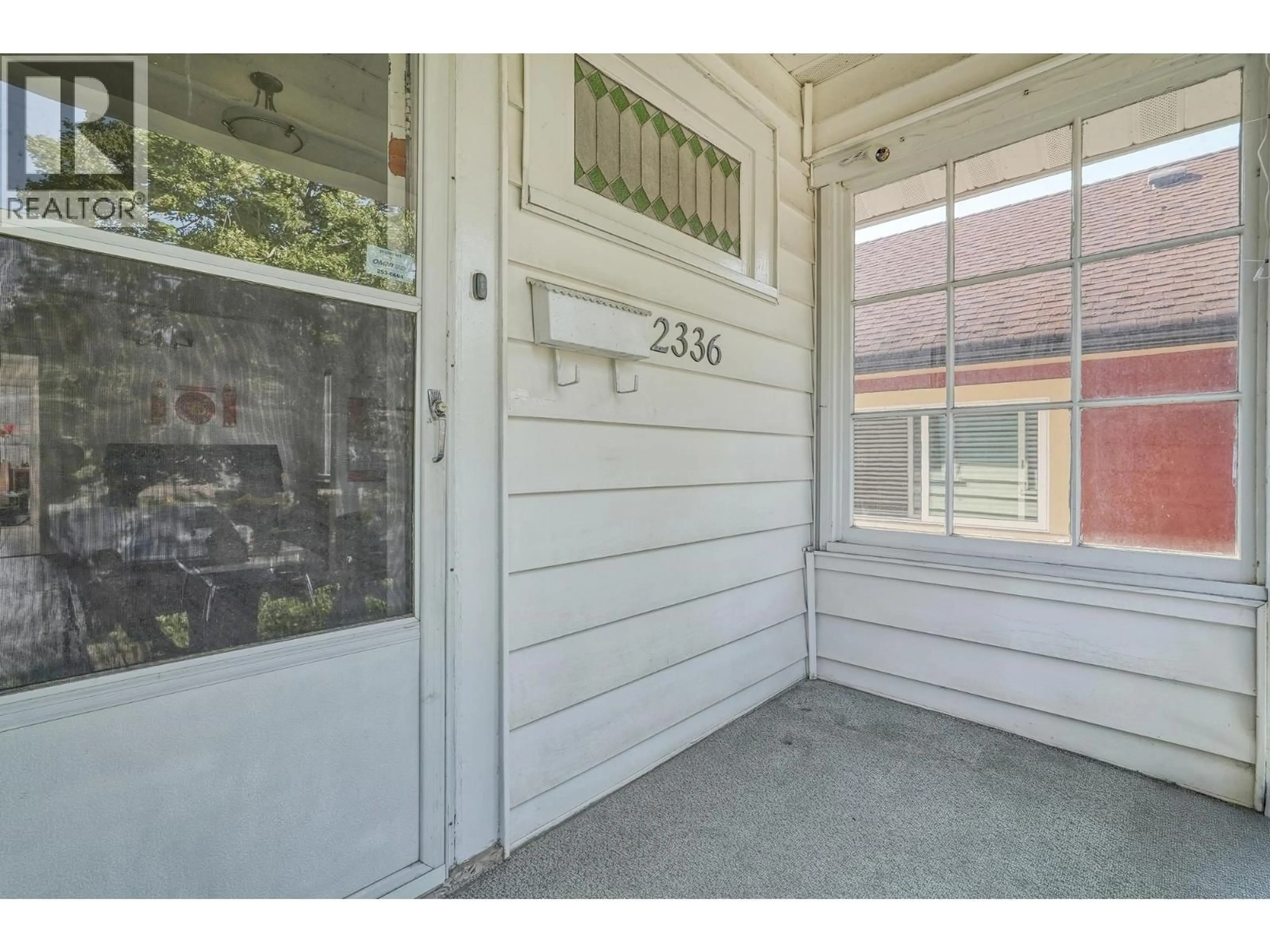 Indoor entryway for 2336 45 AVENUE, Vancouver British Columbia V5R3B5