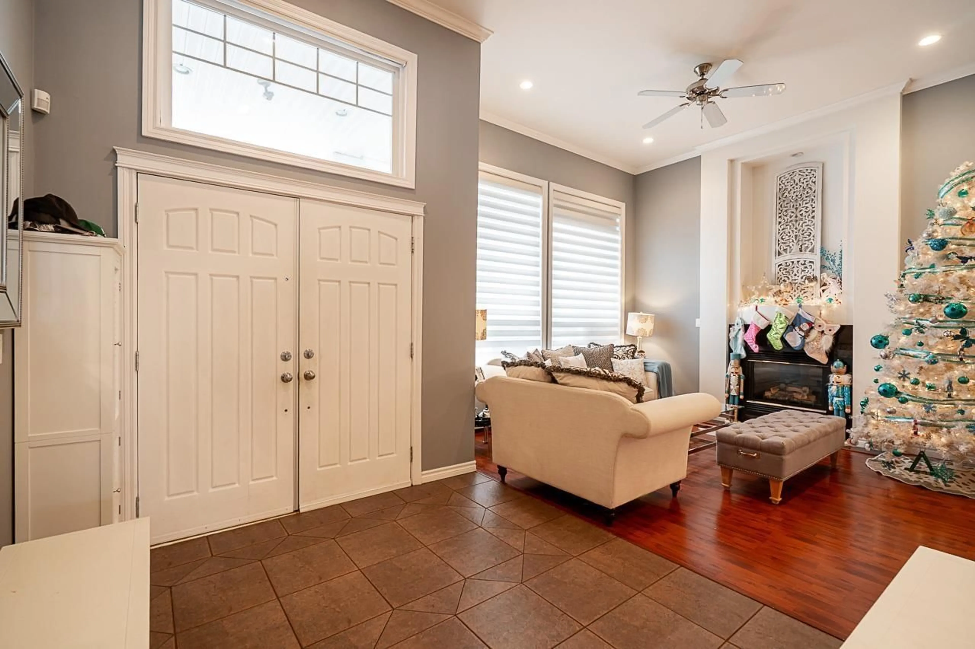 Indoor entryway for 7106 150 STREET, Surrey British Columbia V3S3J4