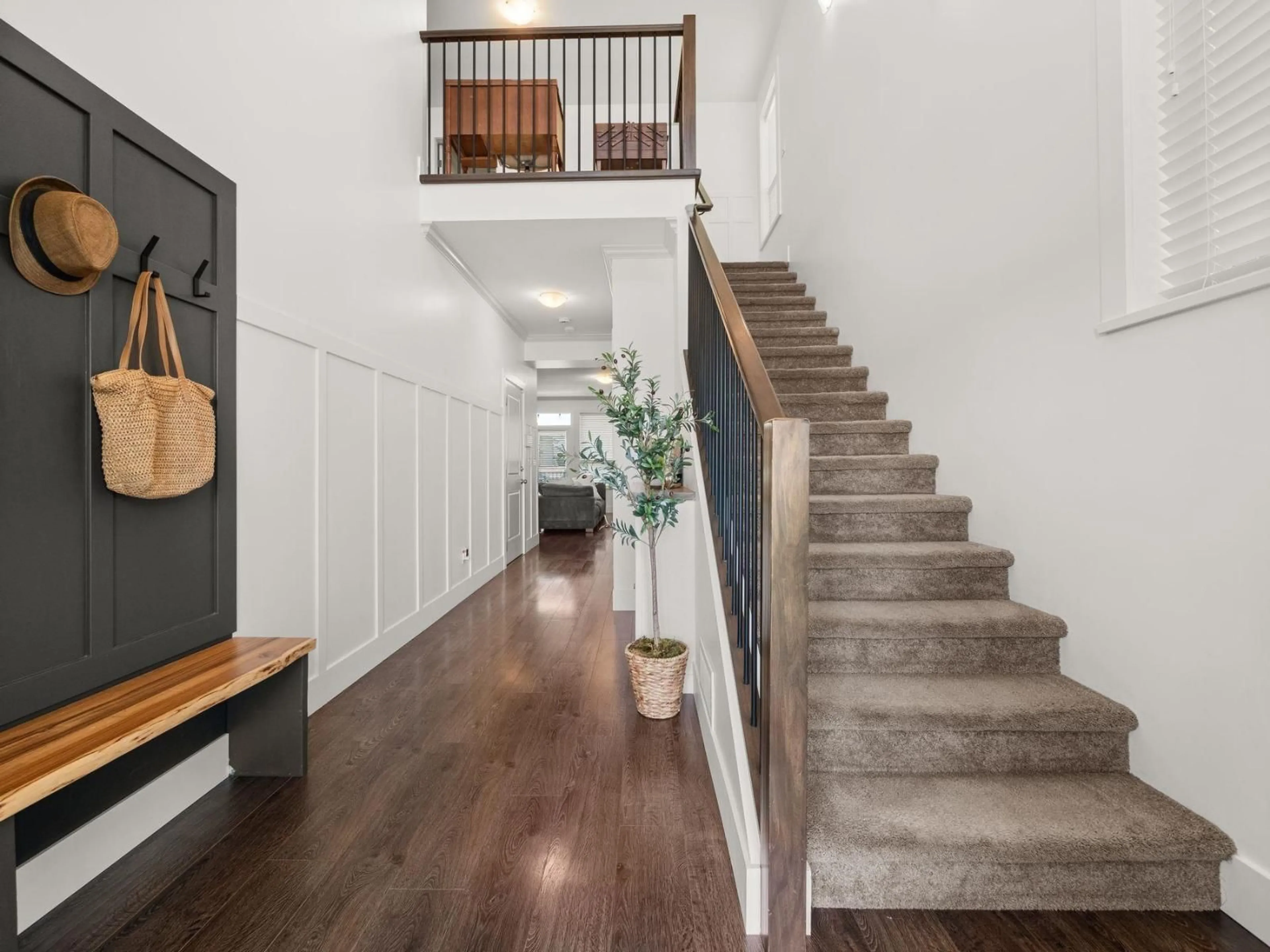 Indoor entryway for 10273 MANOR DRIVE, Chilliwack British Columbia V2P5Y7