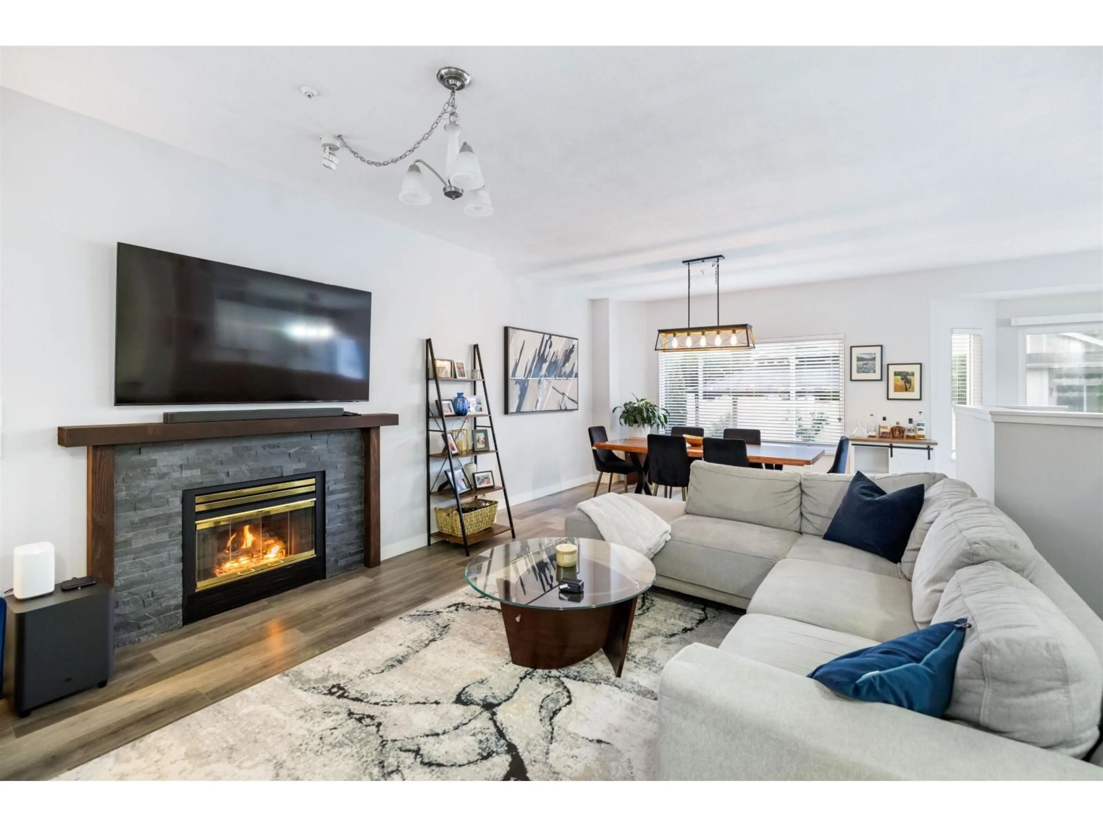 Living room with furniture, unknown for 4 - 20750 TELEGRAPH, Langley British Columbia V1M2W1