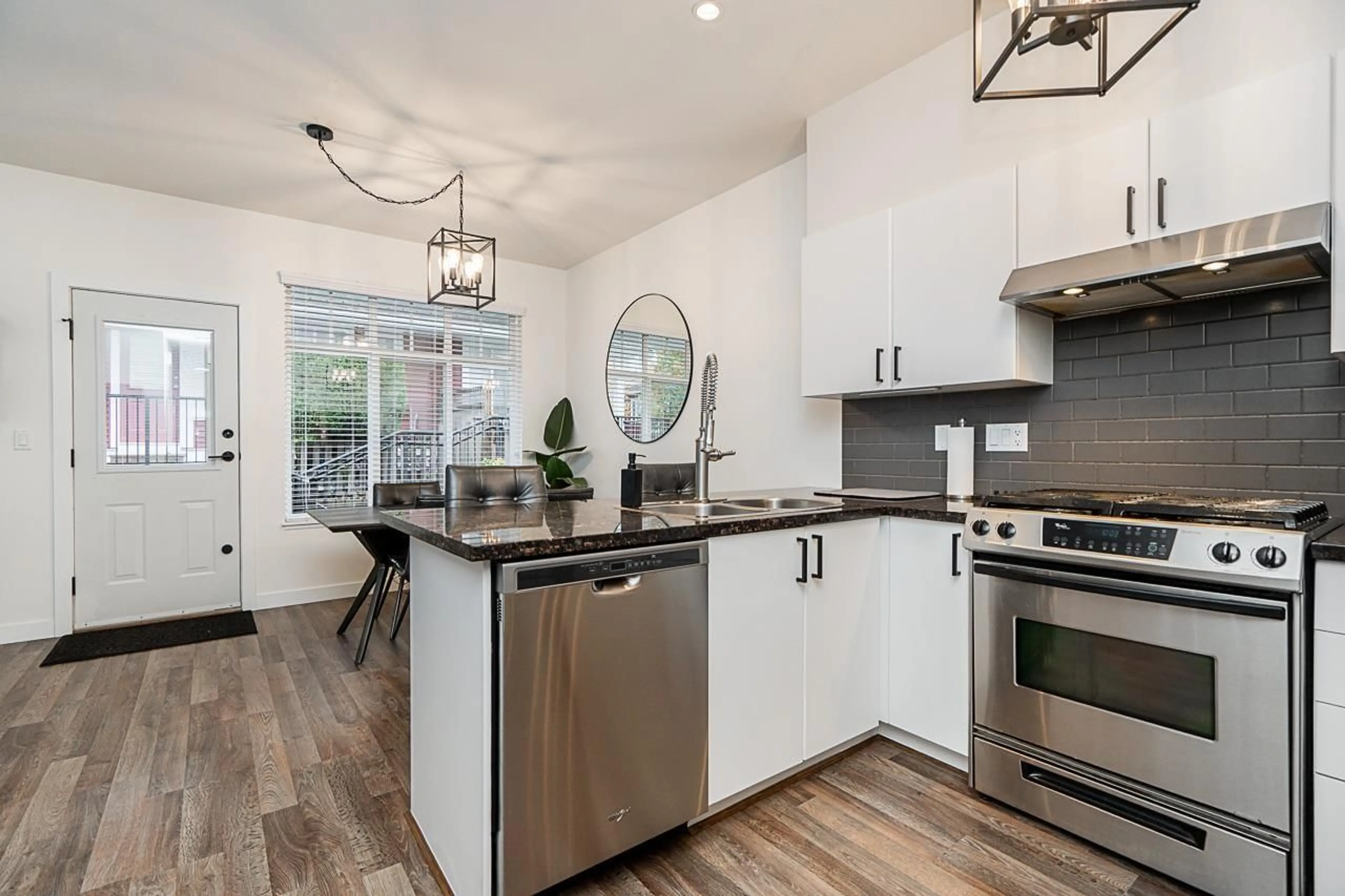 Open concept kitchen, unknown for 8 - 19455 65, Surrey British Columbia V4N0Z1