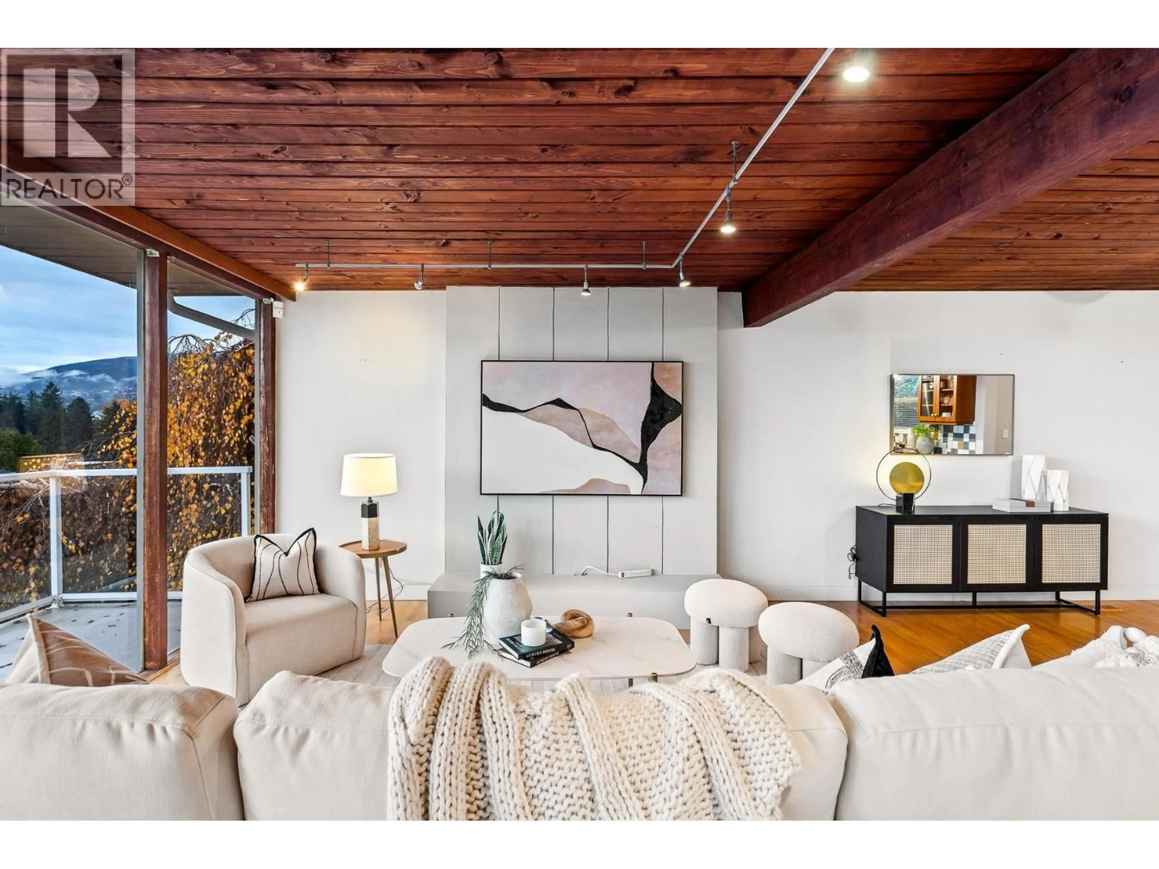 Living room with furniture, unknown for 4150 CANTERBURY CRESCENT, North Vancouver British Columbia V7R3N5