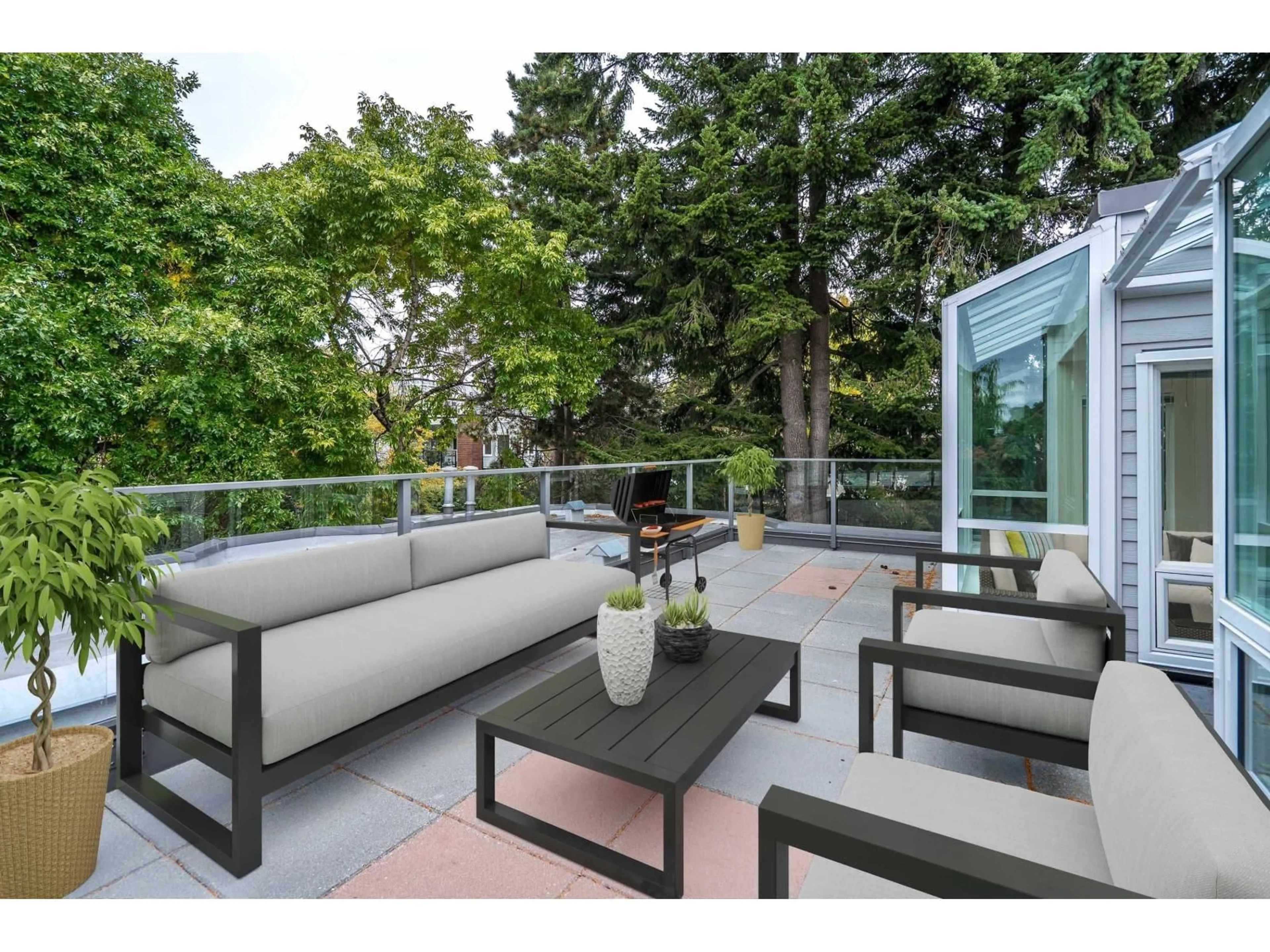 Patio, street for 505 - 1220 FIR STREET, White Rock British Columbia V4B4B1