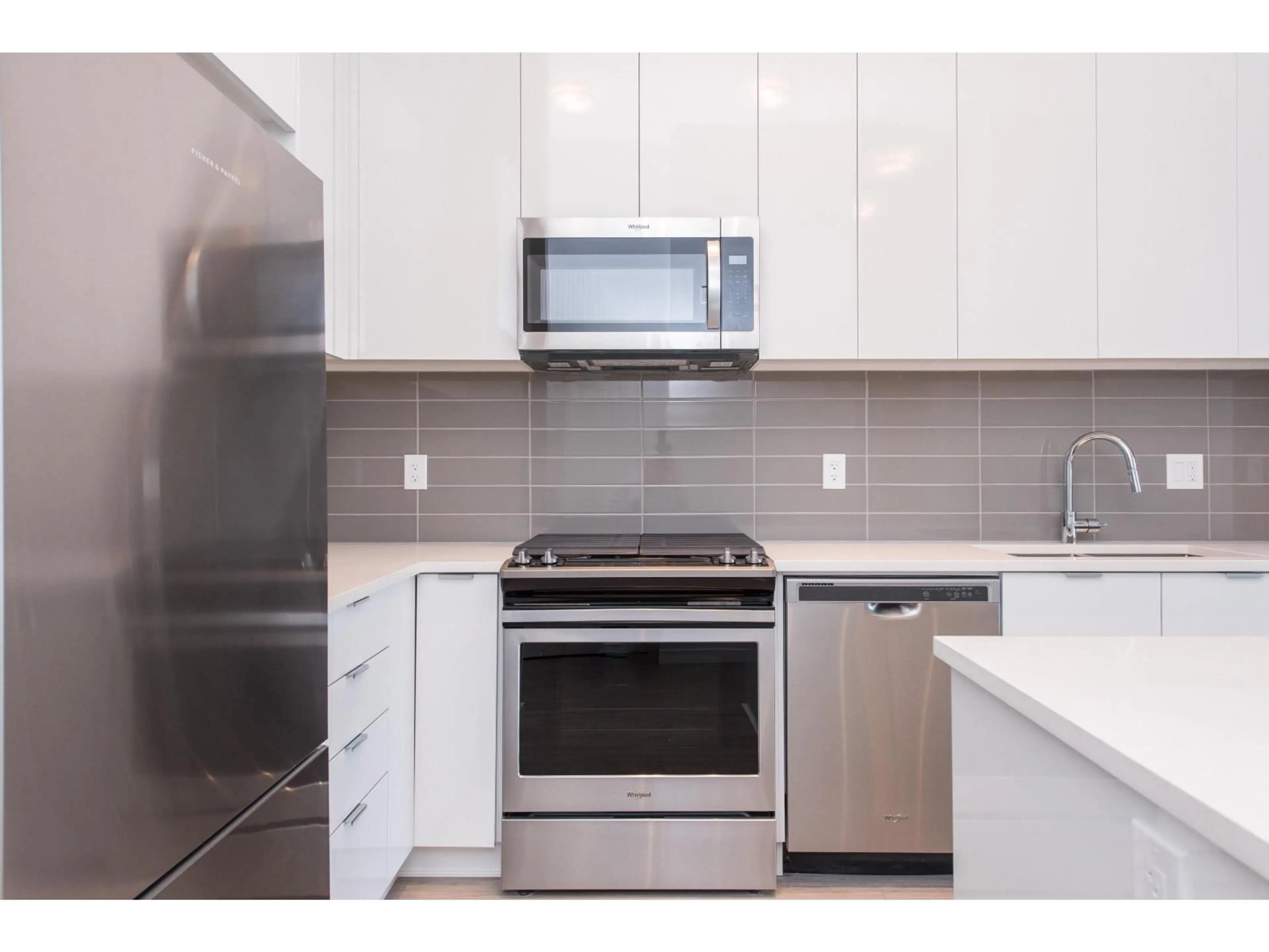 Standard kitchen, unknown for C610 - 8150 207, Langley British Columbia V2Y4J4