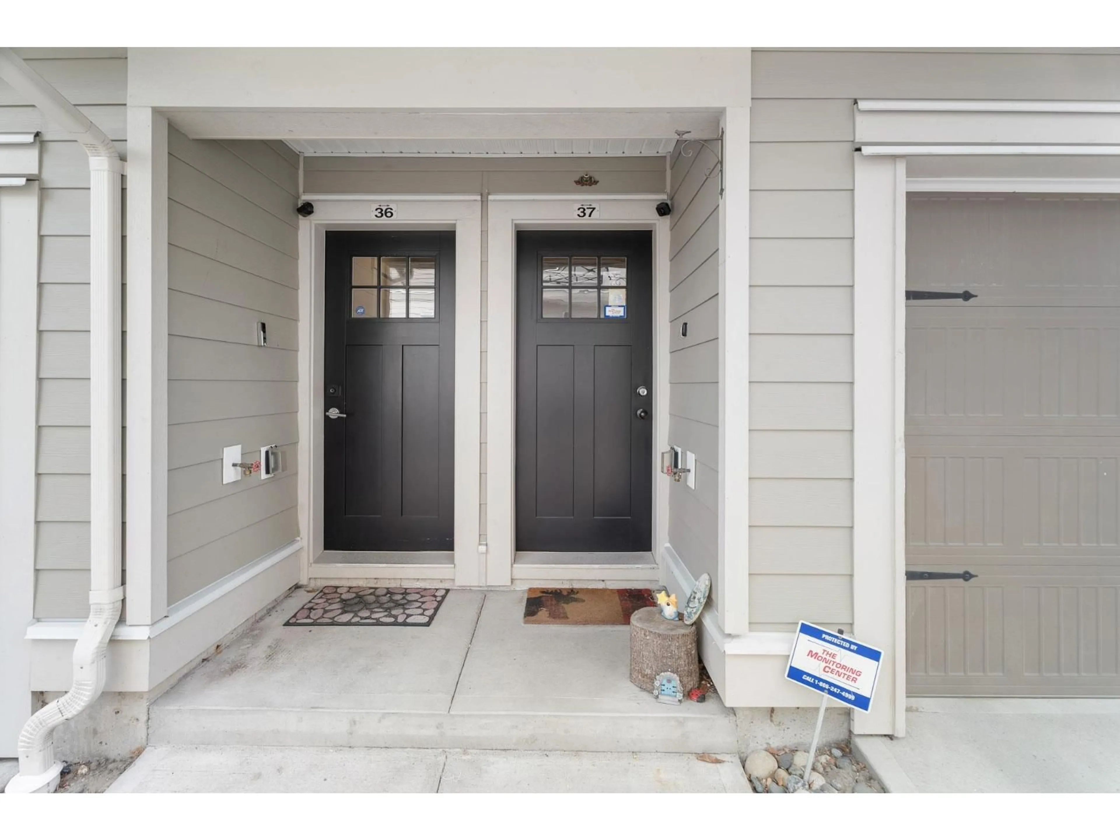 Indoor entryway for 37 - 6591 195A, Surrey British Columbia V4N6N5