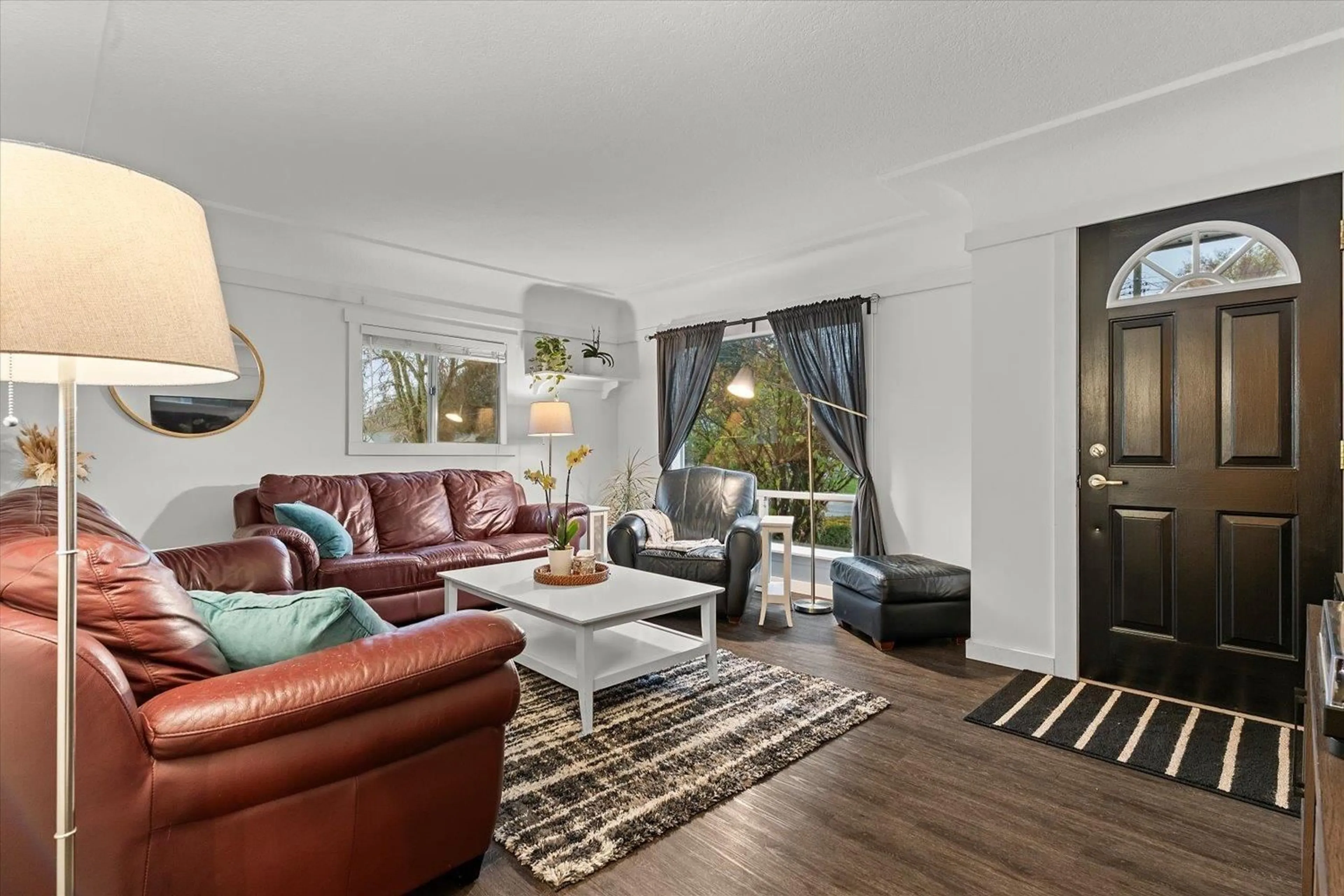 Living room with furniture, unknown for 9659 WINDSOR STREET, Chilliwack British Columbia V2P6C3