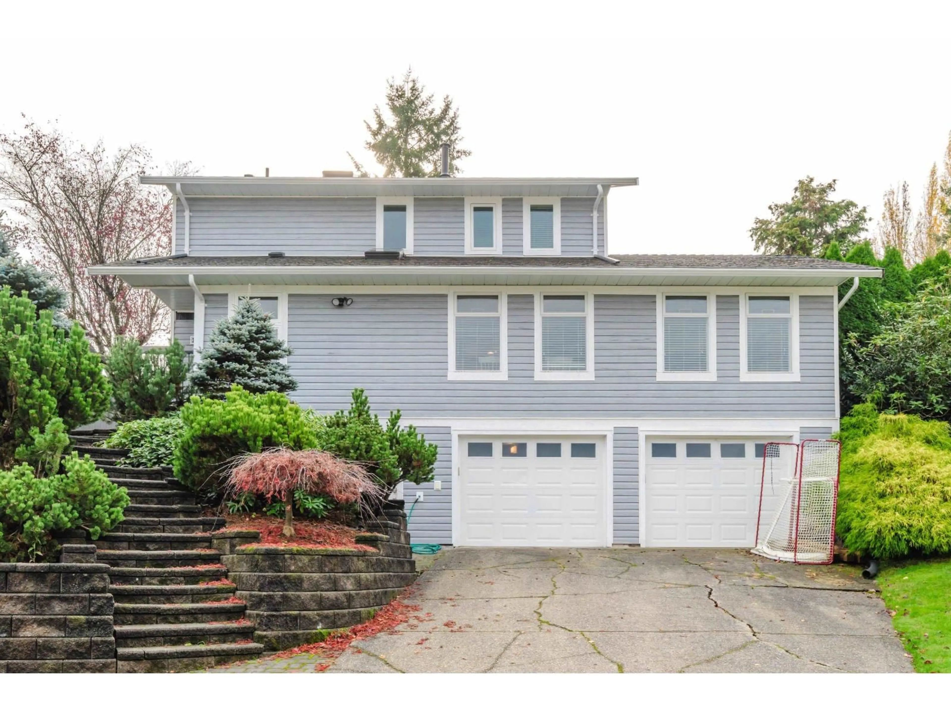 Home with vinyl exterior material, street for 20464 95A, Langley British Columbia V1M1H5