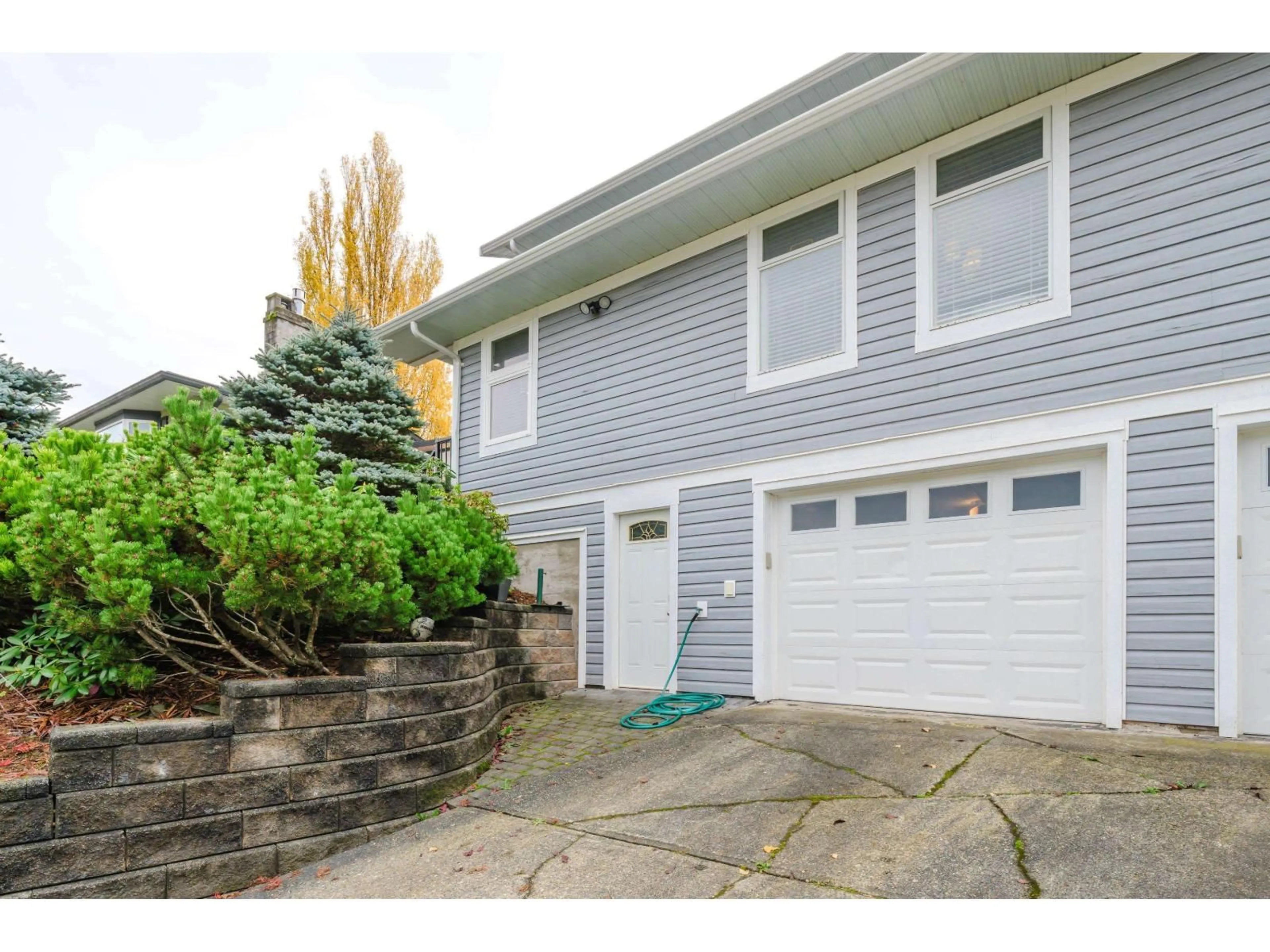 Home with vinyl exterior material, street for 20464 95A, Langley British Columbia V1M1H5