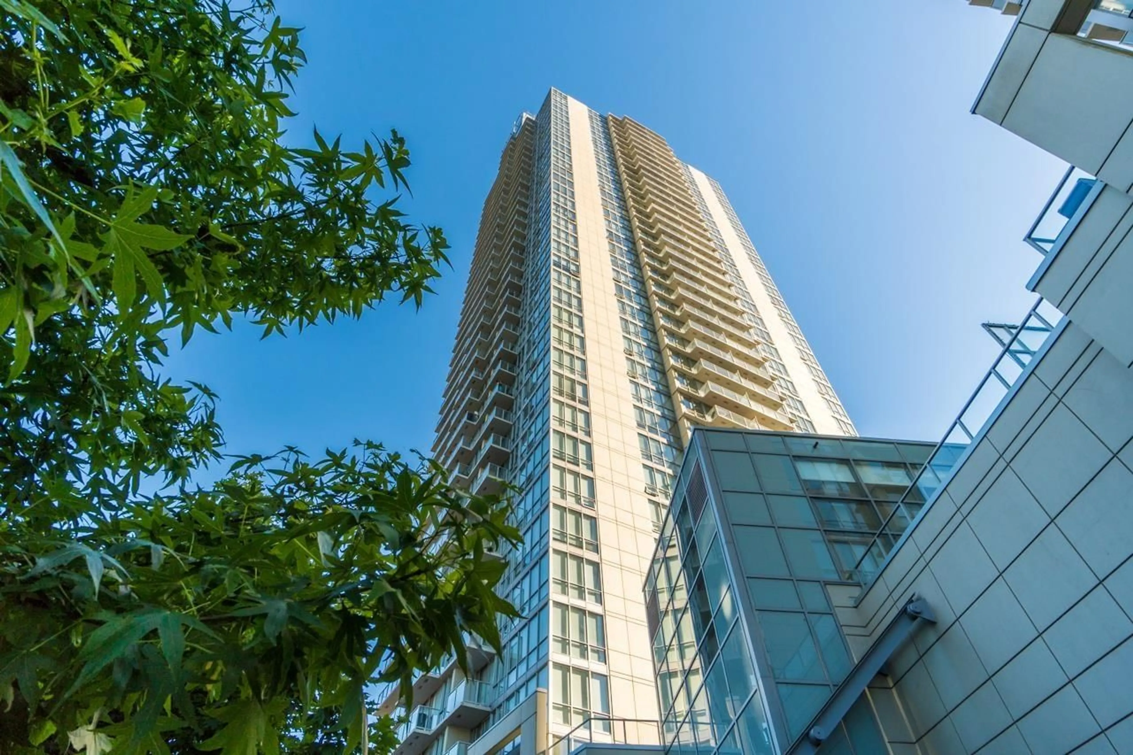 Unknown for 3607 - 9981 WHALLEY BOULEVARD, Surrey British Columbia V3T0G6